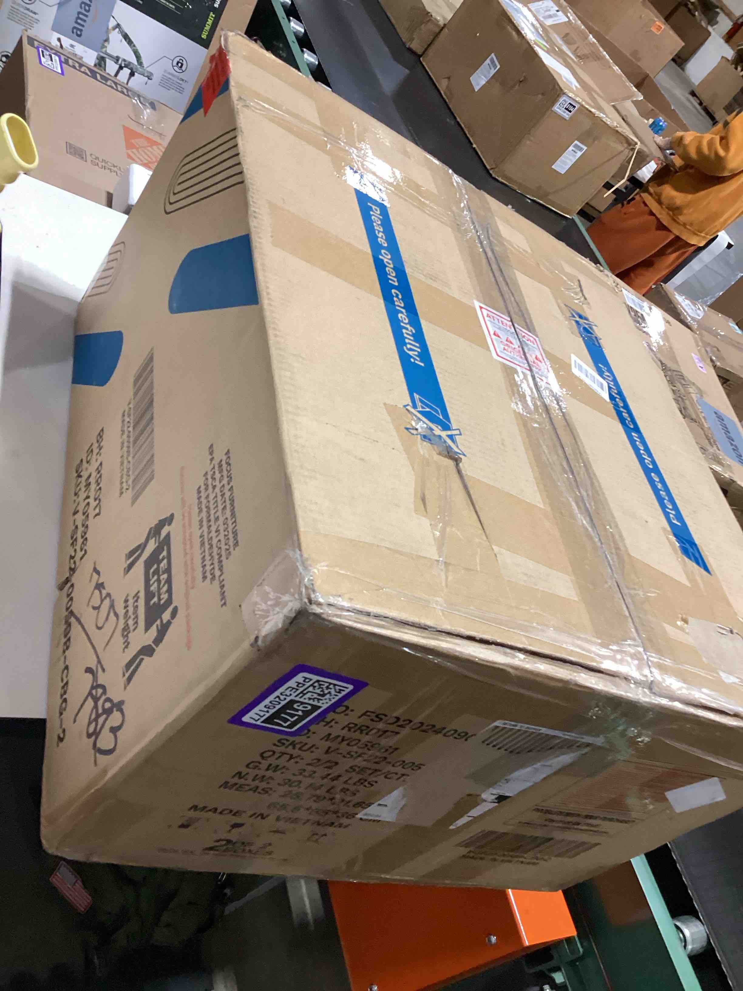 https://s3.amazonaws.com/lotting-images-prod/bidfta/PPE3209177_1760448729312.jpeg