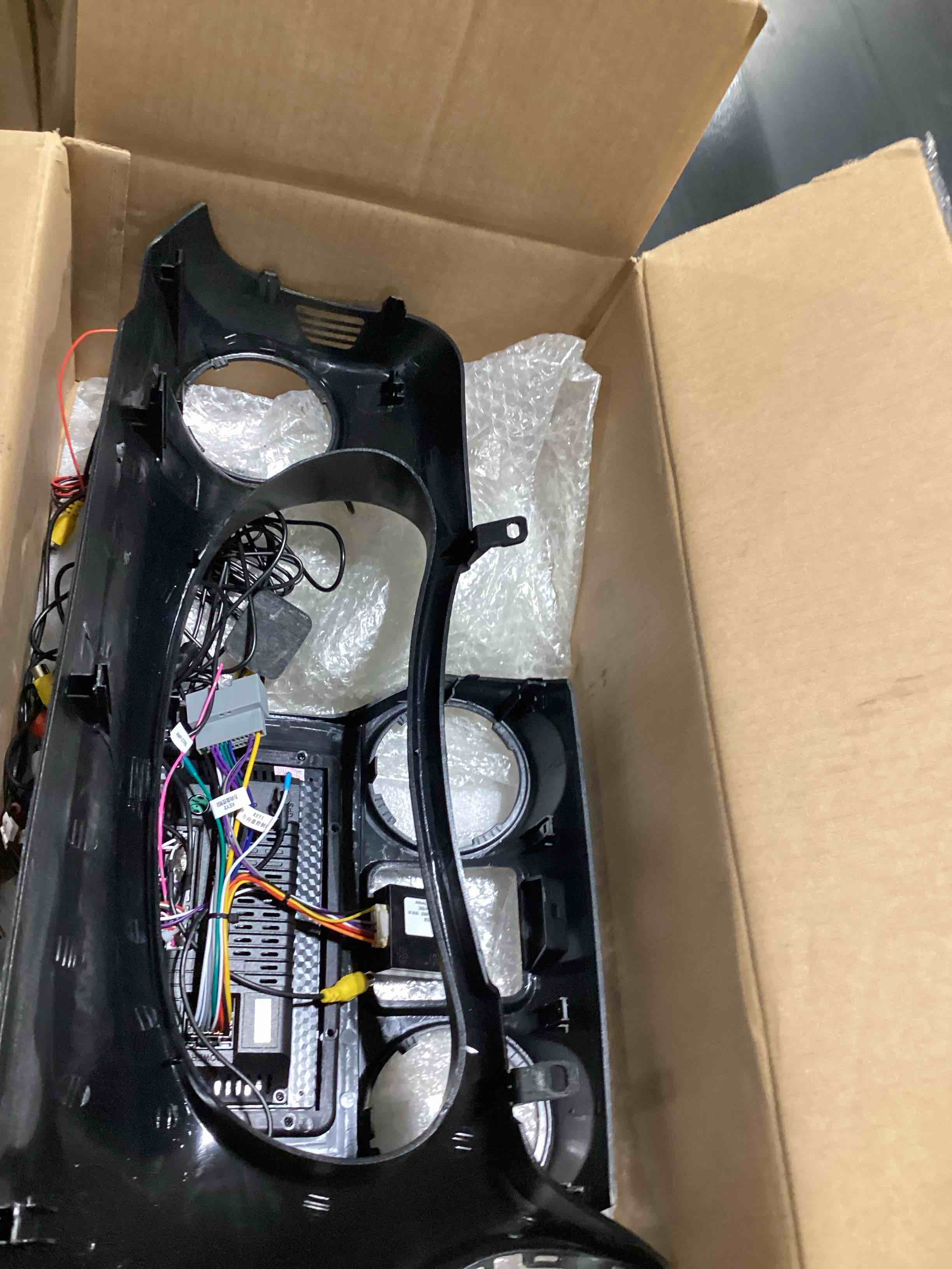 https://s3.amazonaws.com/lotting-images-prod/bidfta/PPE3209468_1760545649670.jpeg