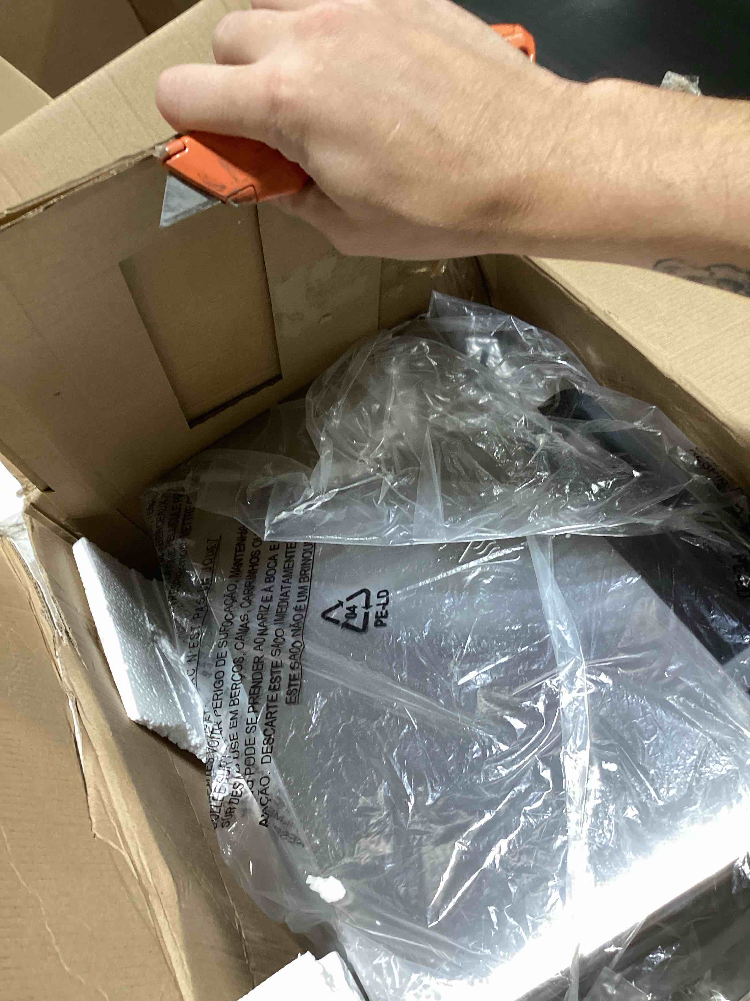 https://s3.amazonaws.com/lotting-images-prod/bidfta/PPE3209486_1760548720308.jpeg