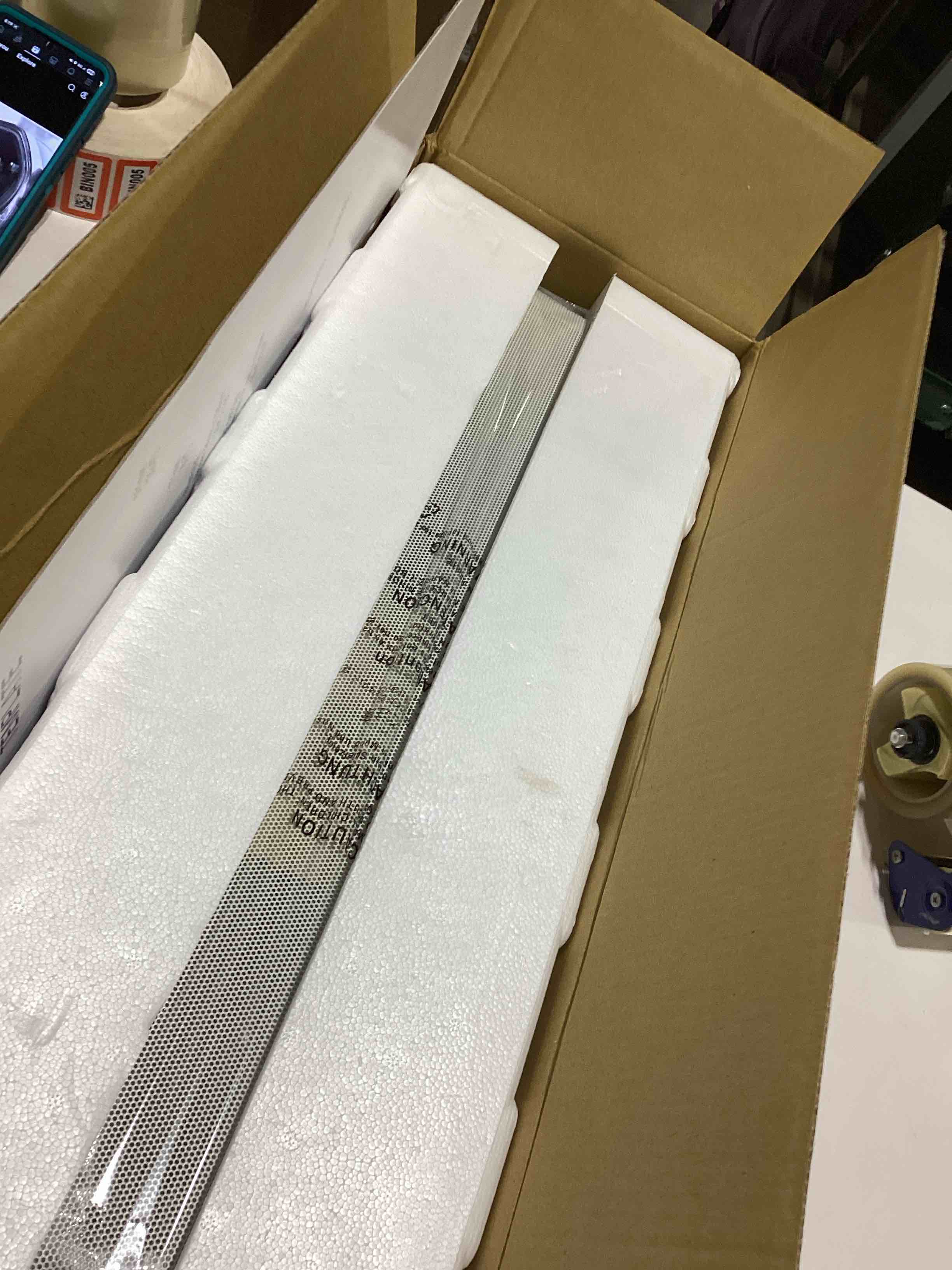 https://s3.amazonaws.com/lotting-images-prod/bidfta/PPE3209567_1760617150491.jpeg