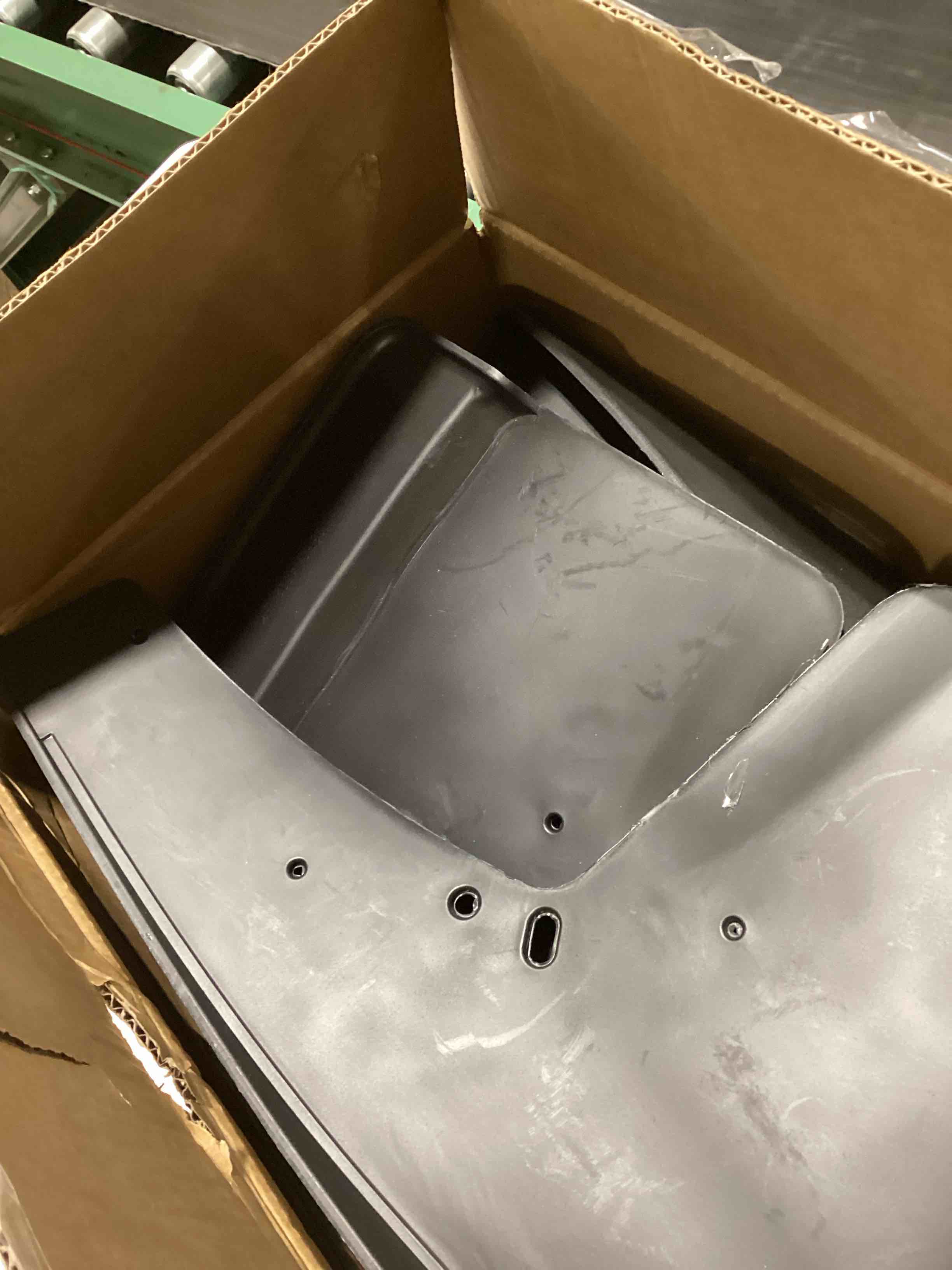 https://s3.amazonaws.com/lotting-images-prod/bidfta/PPE3209623_1760623103781.jpeg