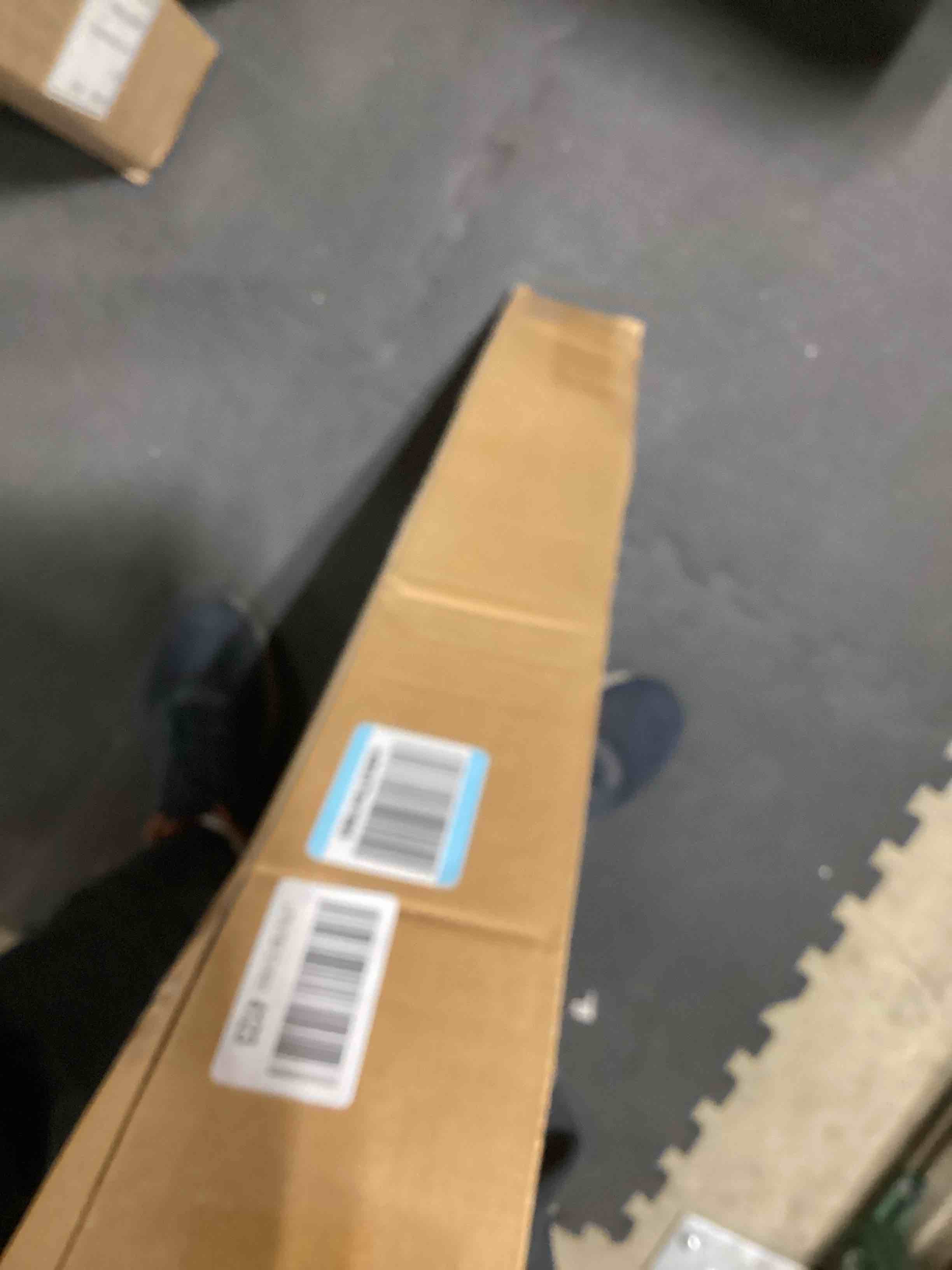 https://s3.amazonaws.com/lotting-images-prod/bidfta/PPE3209962_1760725491041.jpeg