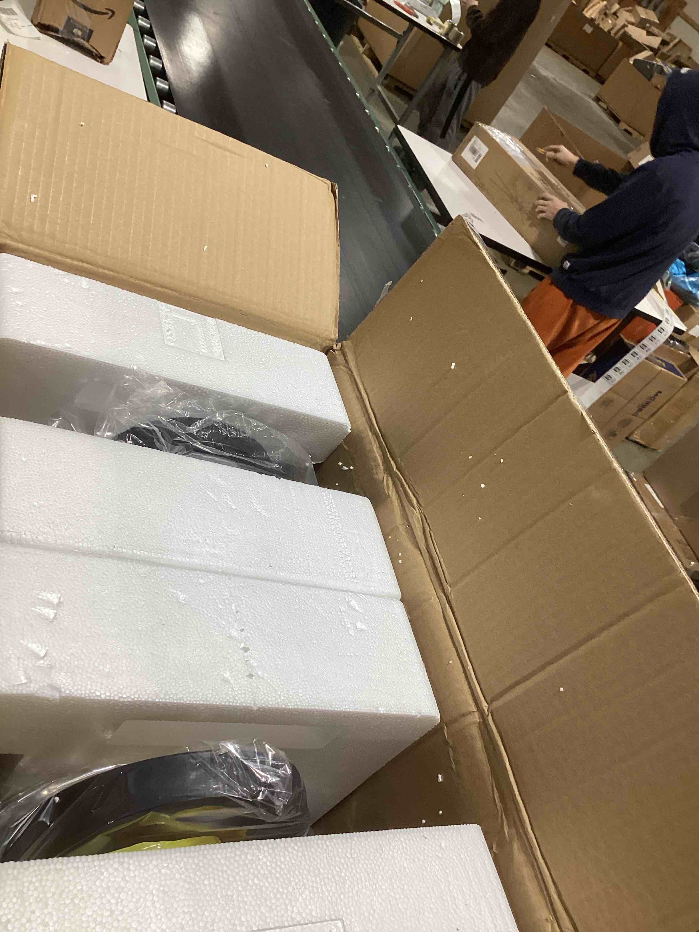 https://s3.amazonaws.com/lotting-images-prod/bidfta/PPE3210042_1760962940035.jpeg
