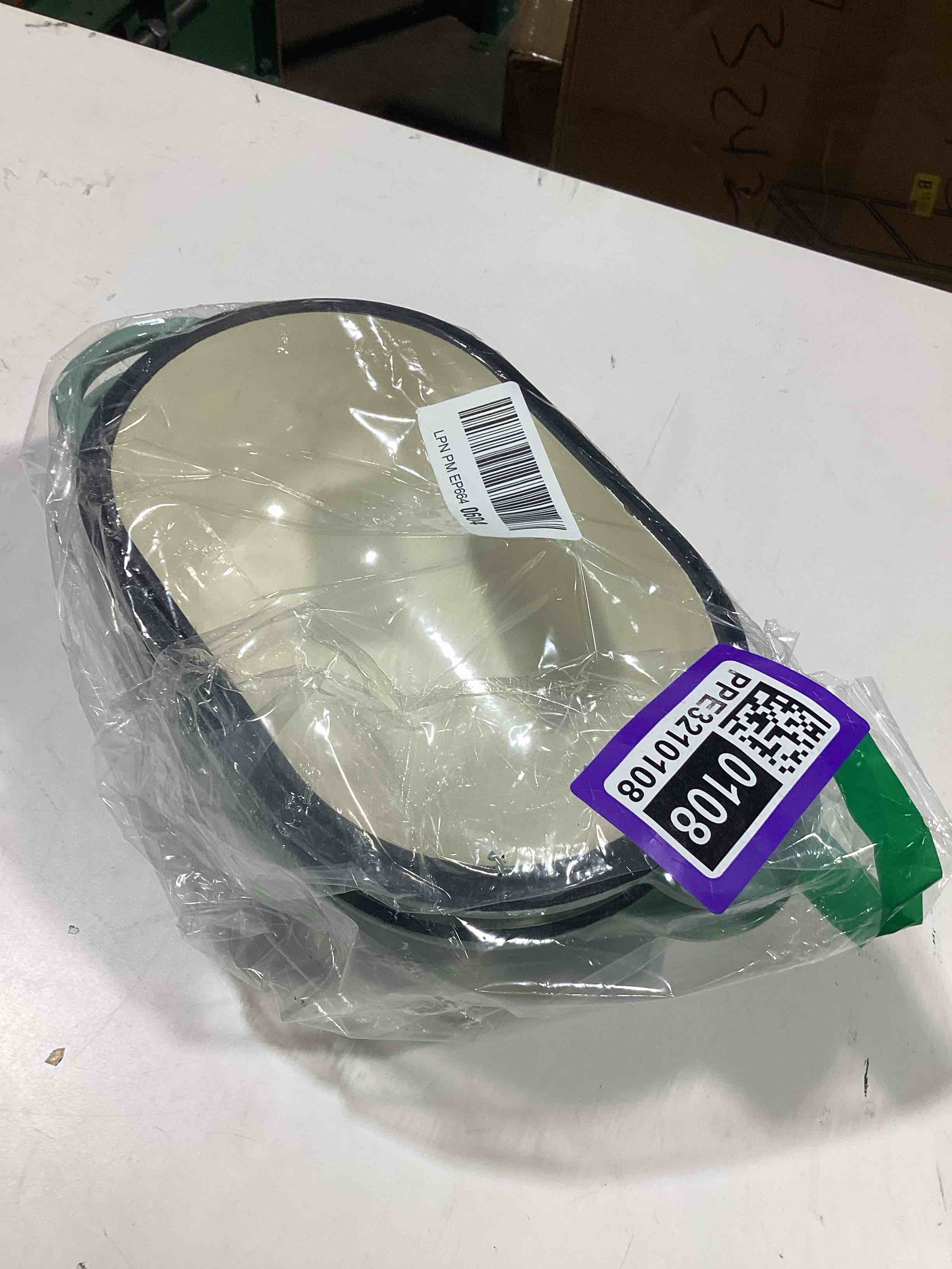 https://s3.amazonaws.com/lotting-images-prod/bidfta/PPE3210108_1760969163146.jpeg