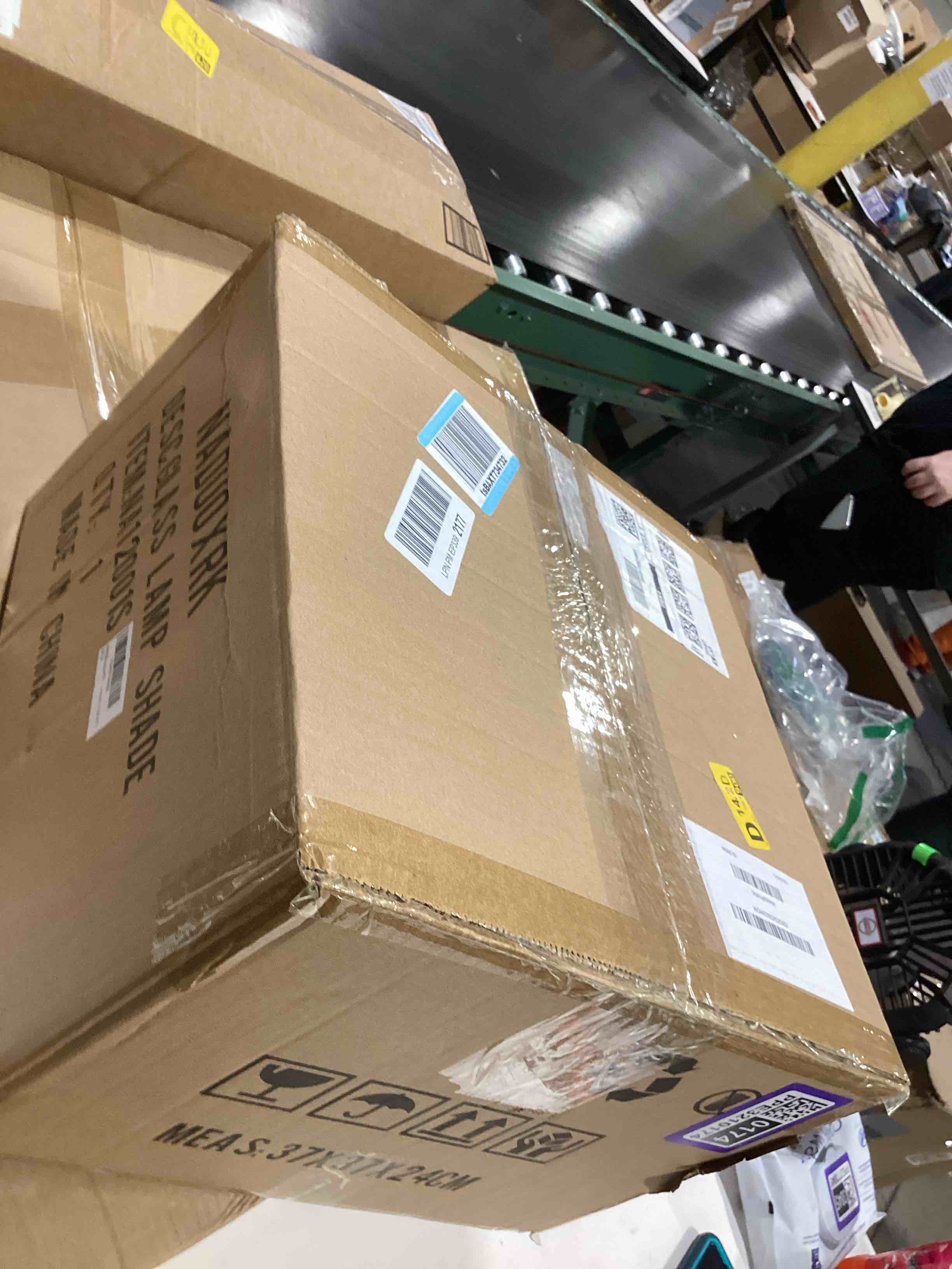 https://s3.amazonaws.com/lotting-images-prod/bidfta/PPE3210174_1760973619576.jpeg