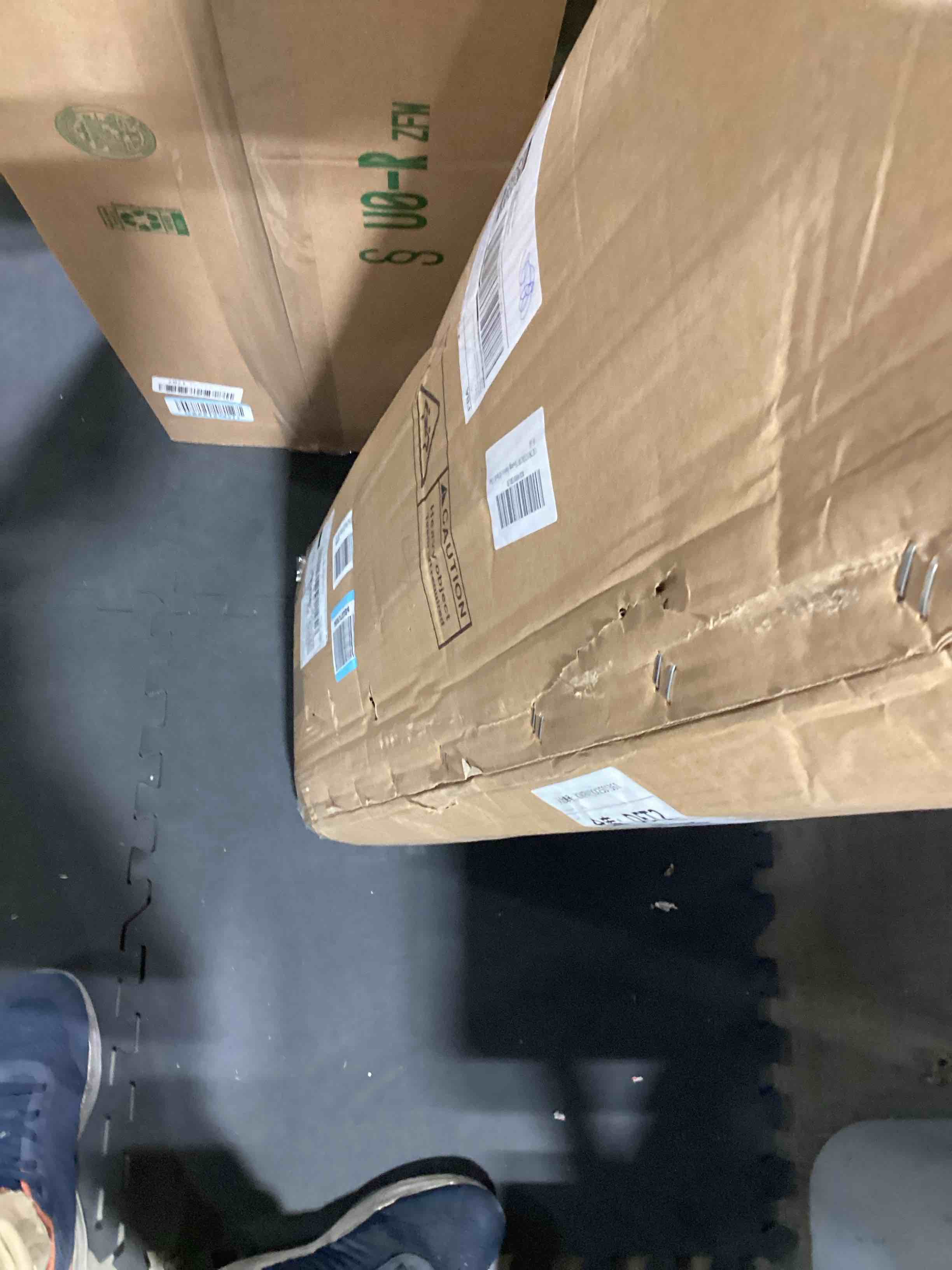 https://s3.amazonaws.com/lotting-images-prod/bidfta/PPE3210177_1760973861720.jpeg