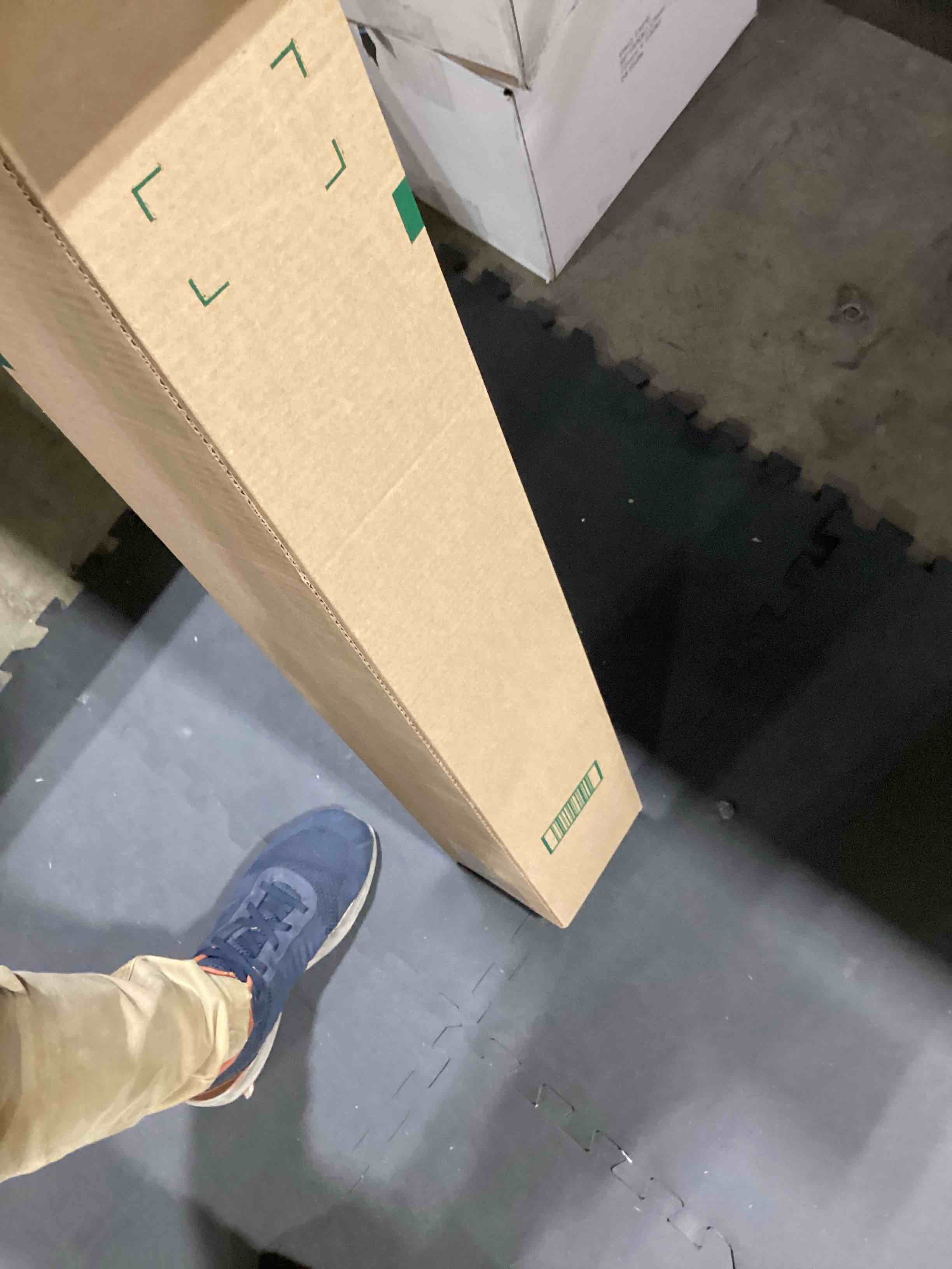 https://s3.amazonaws.com/lotting-images-prod/bidfta/PPE3210181_1760974118591.jpeg