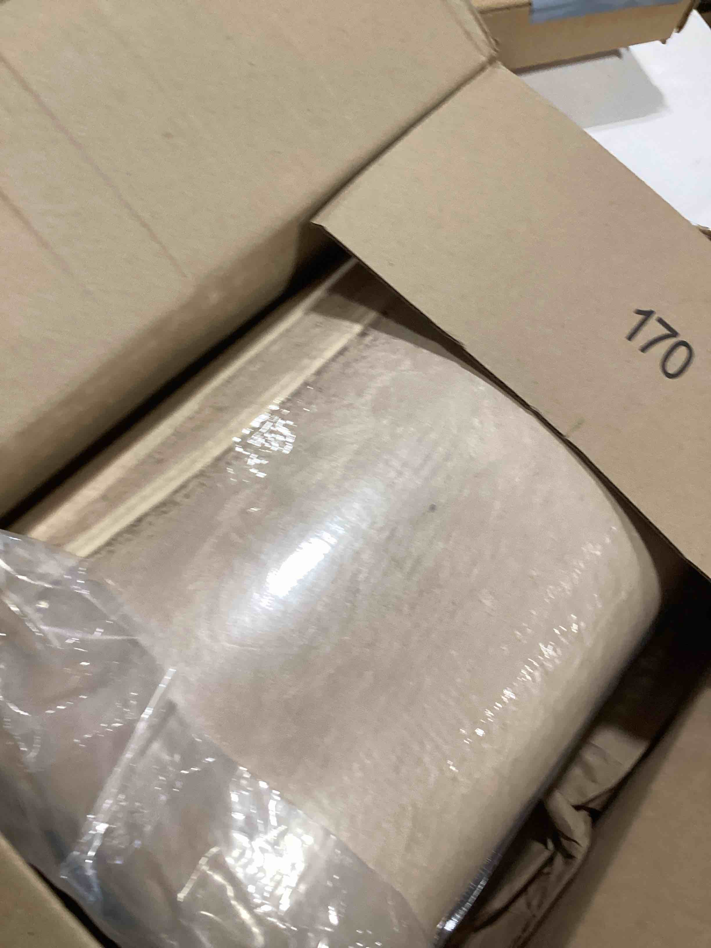 https://s3.amazonaws.com/lotting-images-prod/bidfta/PPE3210204_1760978600011.jpeg