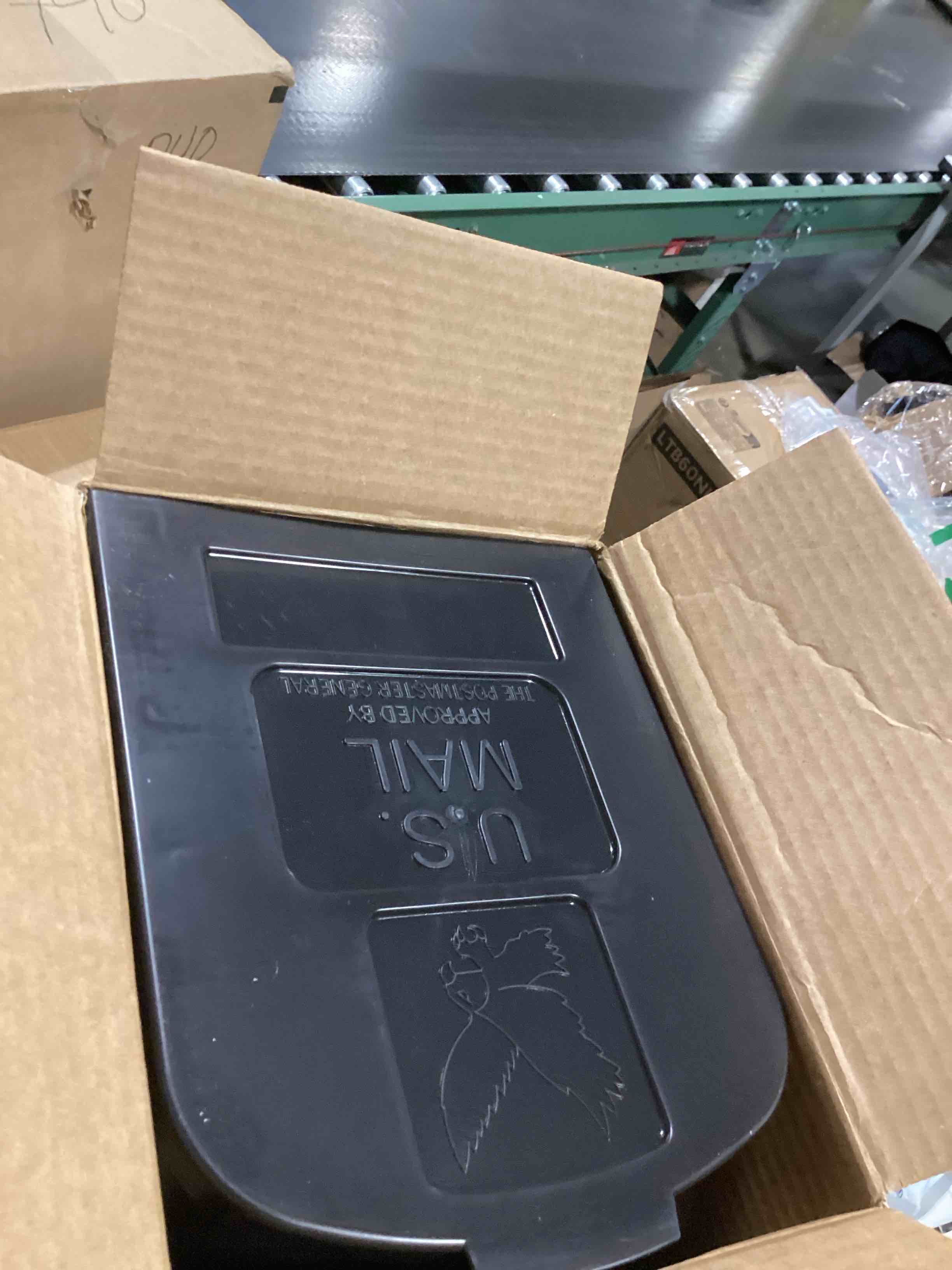 https://s3.amazonaws.com/lotting-images-prod/bidfta/PPE3210224_1760979943181.jpeg