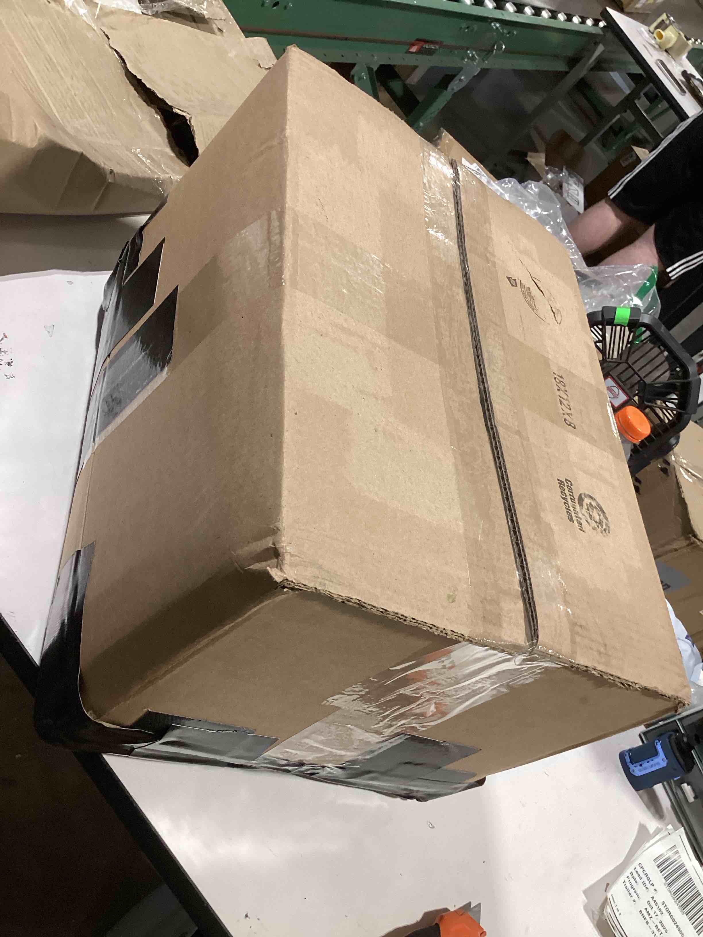 https://s3.amazonaws.com/lotting-images-prod/bidfta/PPE3210570_1761071330426.jpeg