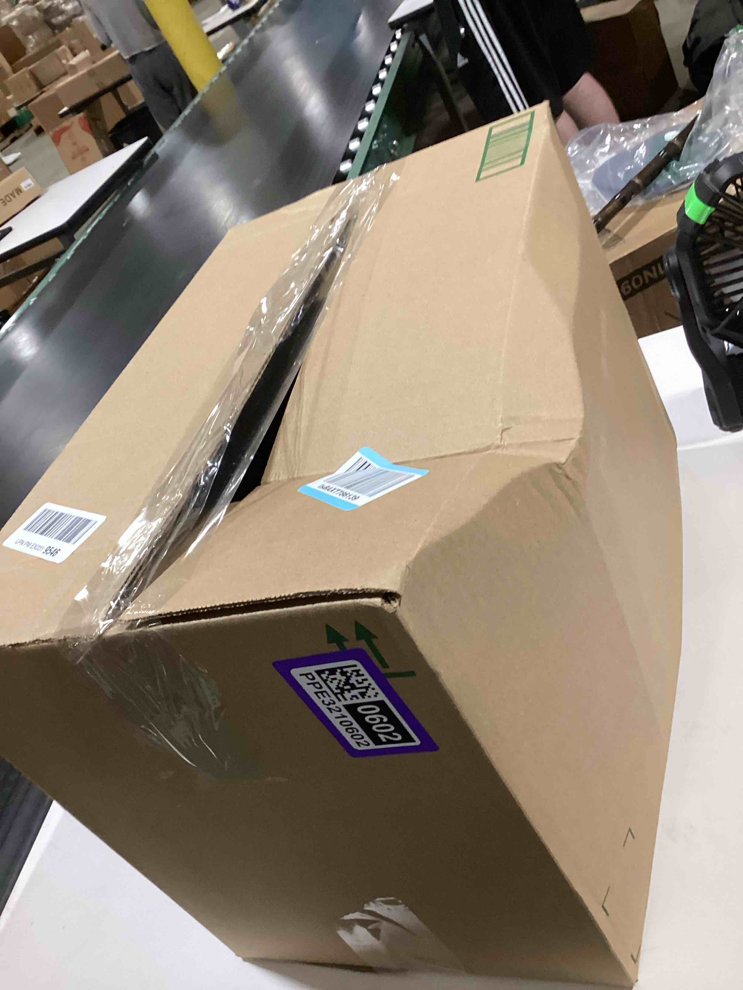 https://s3.amazonaws.com/lotting-images-prod/bidfta/PPE3210602_1761131828262.jpeg
