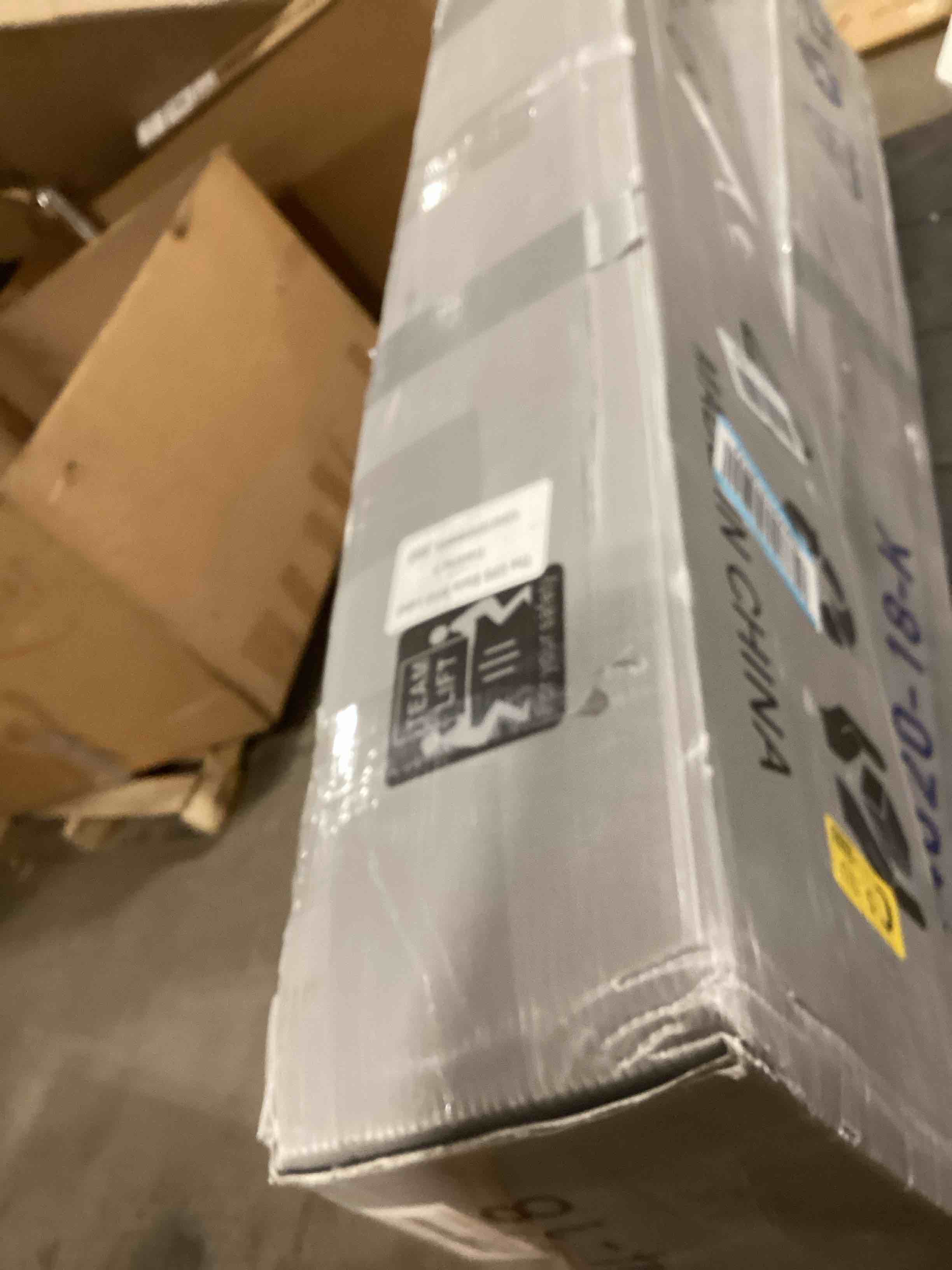 Condition photo showing Good Condition for COMASACH Queen Bed Frame Heavy Duty,18" Black Metal Platform Bed Frame,Sturdy Steel Frames,No Box Spring Needed,Noise-Free,Easy Assembly Queen 18 Inch