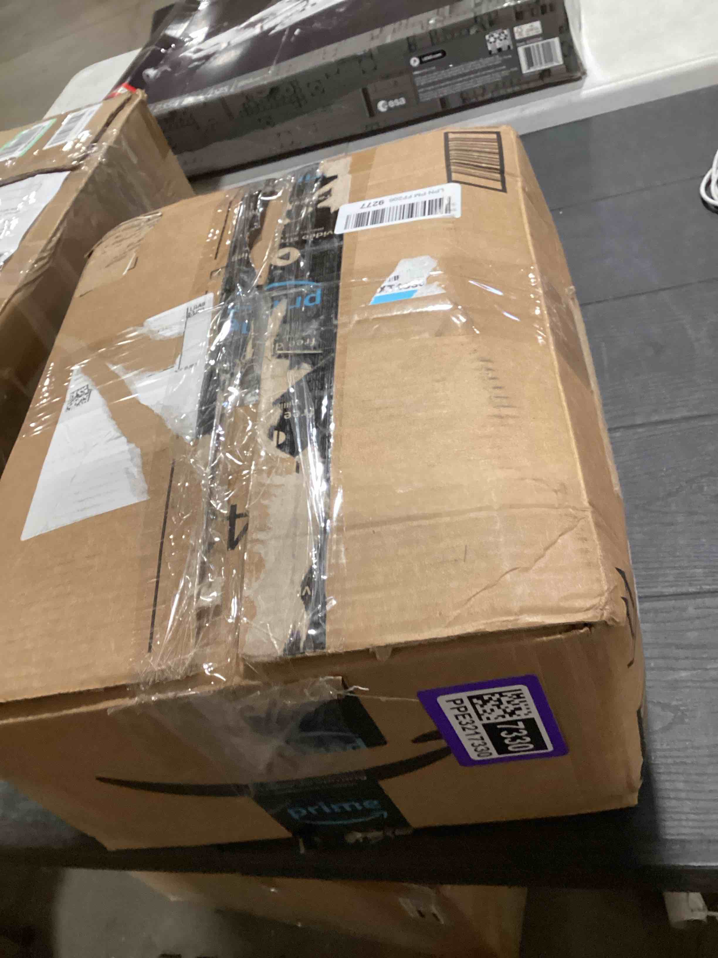 Condition photo showing Good Condition for YIHOUSE Abstract 6'x9' Black and White Rug- Washable Area Rug for Living Room Bedroom, Large Modern Non-Slip Ultra-Thin Rug Home Decor,Warping,6x9ft Warping 6' x 9' (Rectangular)