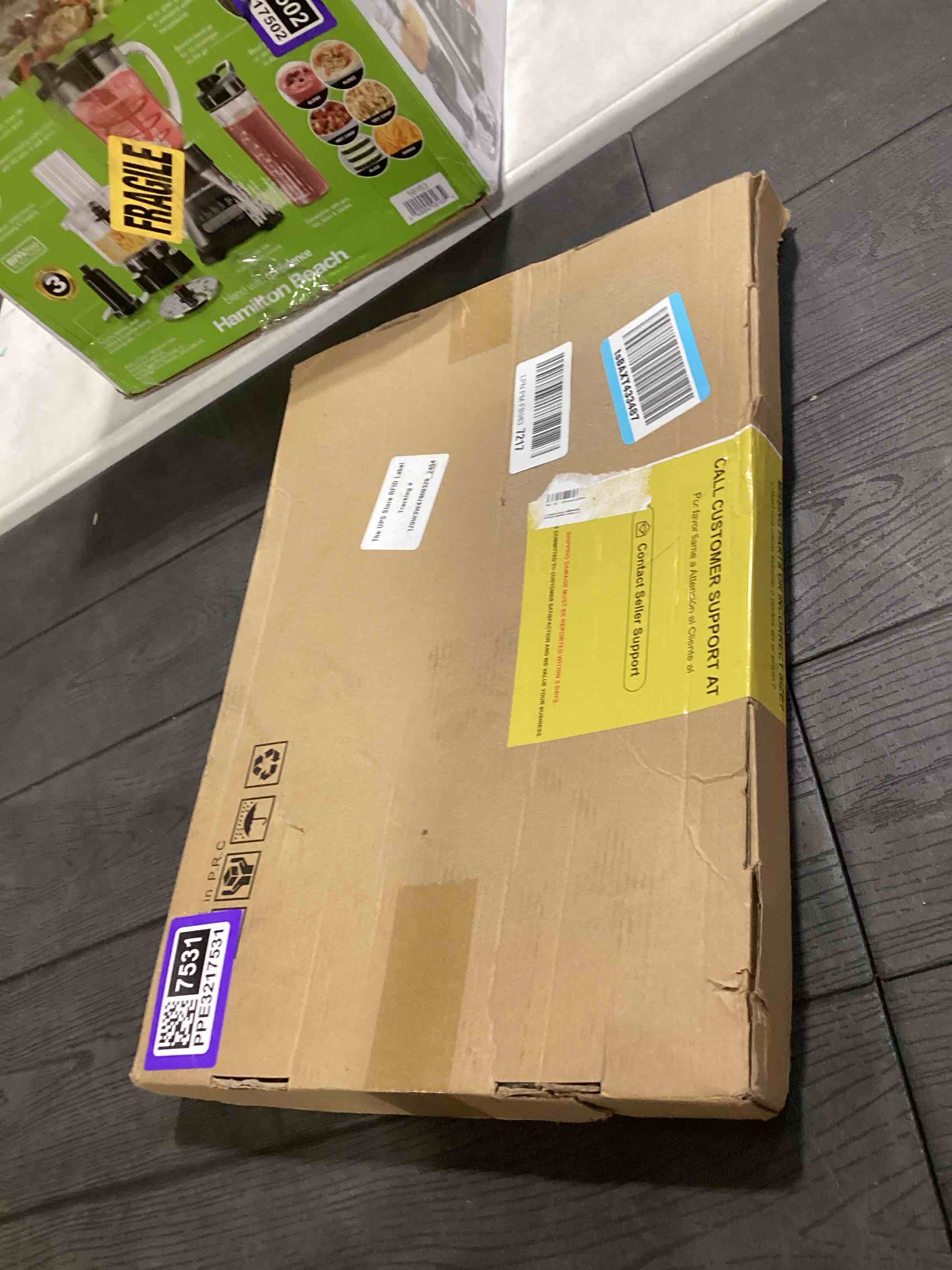 Condition photo showing Good Condition for Sink Grid 18" X 12-1/2", Centered Drain with Corner Radius 1-1/2" Stainless Steel Material for Sink (18 X 12" Centered Drain)