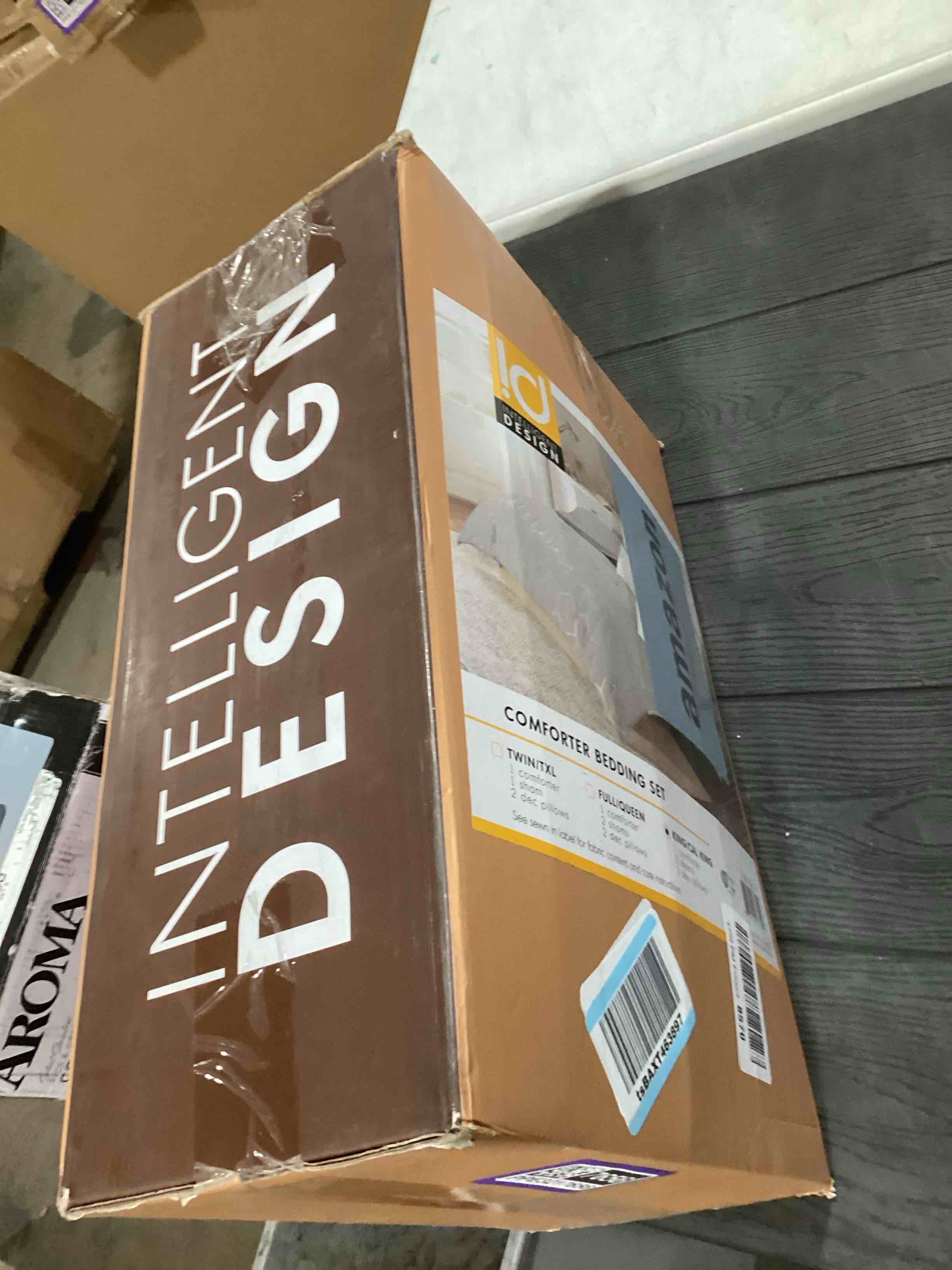 Condition photo showing Good Condition for Intelligent Design - ID10-1245 Raina Comforter Set Metallic Print Geometric Design, Modern Trendy All Season Bedding Set, Matching Sham, Decorative Pillow, Grey/Silver, King/Cal King, 5 Piece Grey/Silver King/Cal King