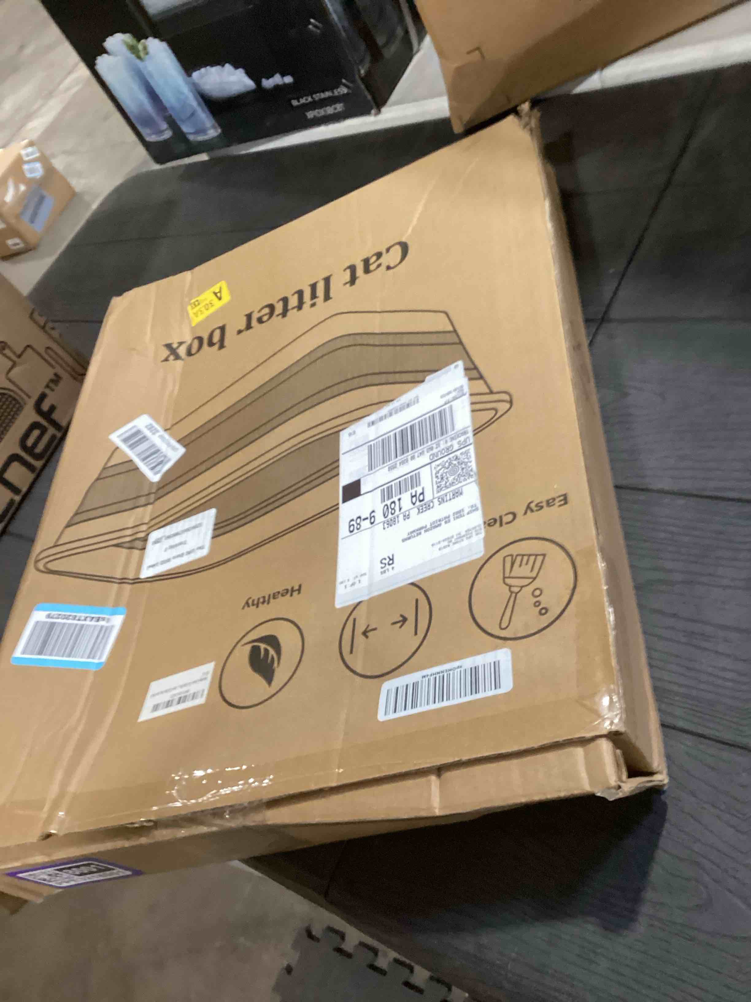 Condition photo showing Good Condition for Senior Cat Litter Box, Three Legged Arthritic Open Low Entry for Sick Frail Handicap Disabled Cats, Older Elderly Corner