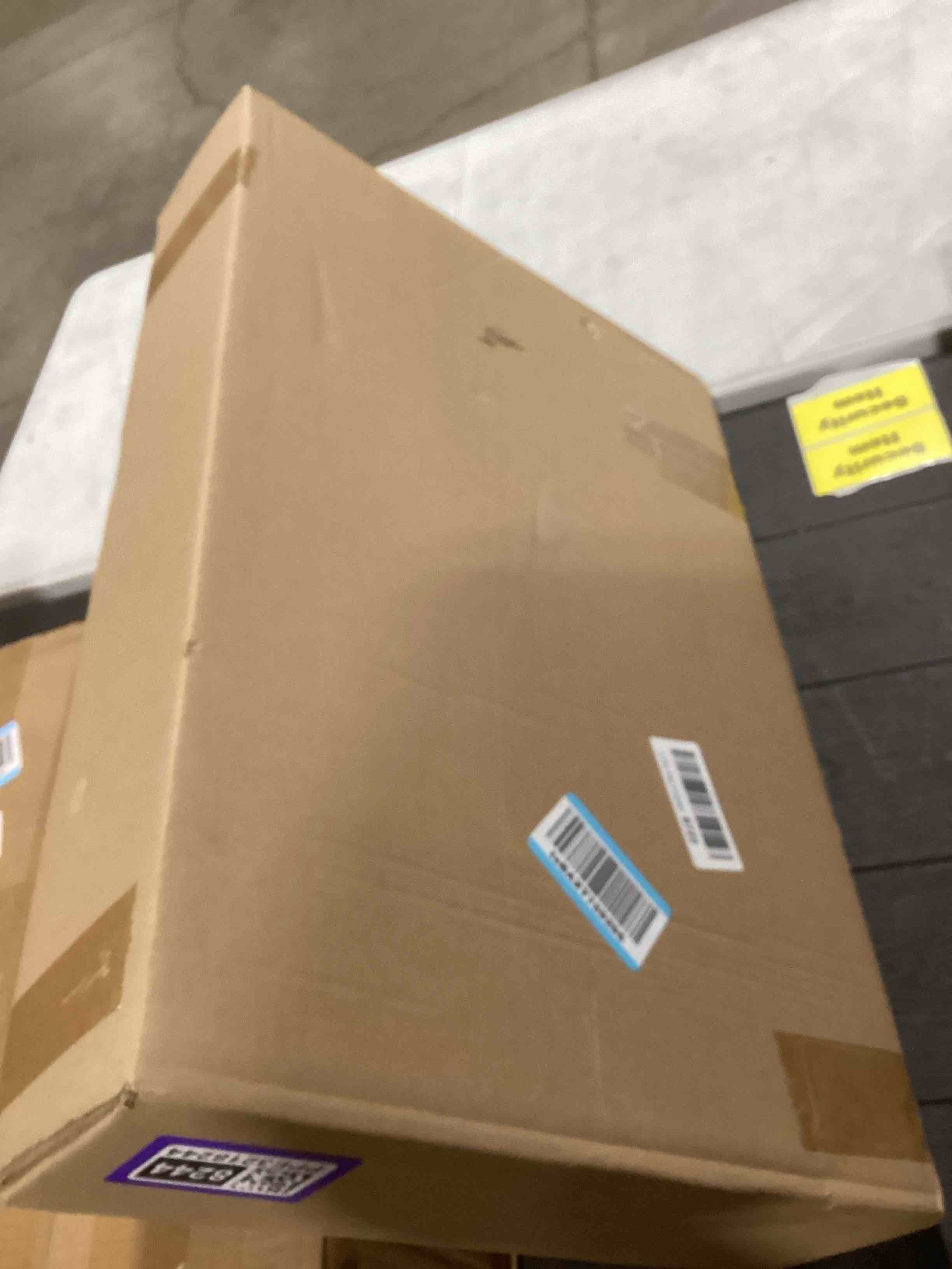 Condition photo showing Good Condition for Geetery 4 Pcs 24'' X 15'' Garage Convex Security Mirror Outdoor Indoor Round Rectangular Acrylic Traffic Corner Mirror Blindspot for Wall Parking with Protective Film for Driveway 24'' x 15'' 4