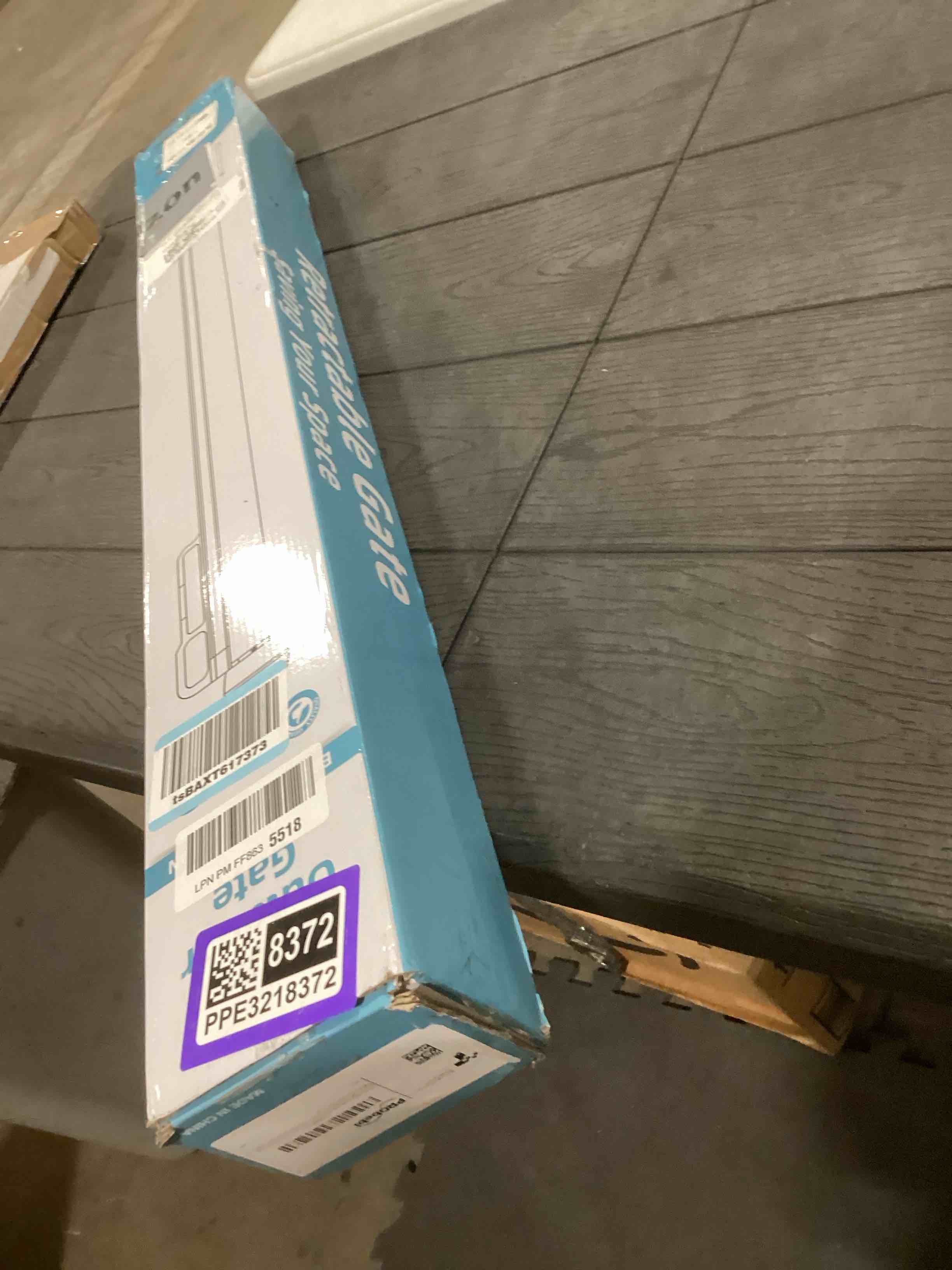 Condition photo showing Good Condition for probebi Retractable Baby, Child & Dog Gates for Stairs, Extends to 54" Wide 34" Tall, Use for Outdoor, Indoor, Hallways, Doorways, Deck, Porch, Black