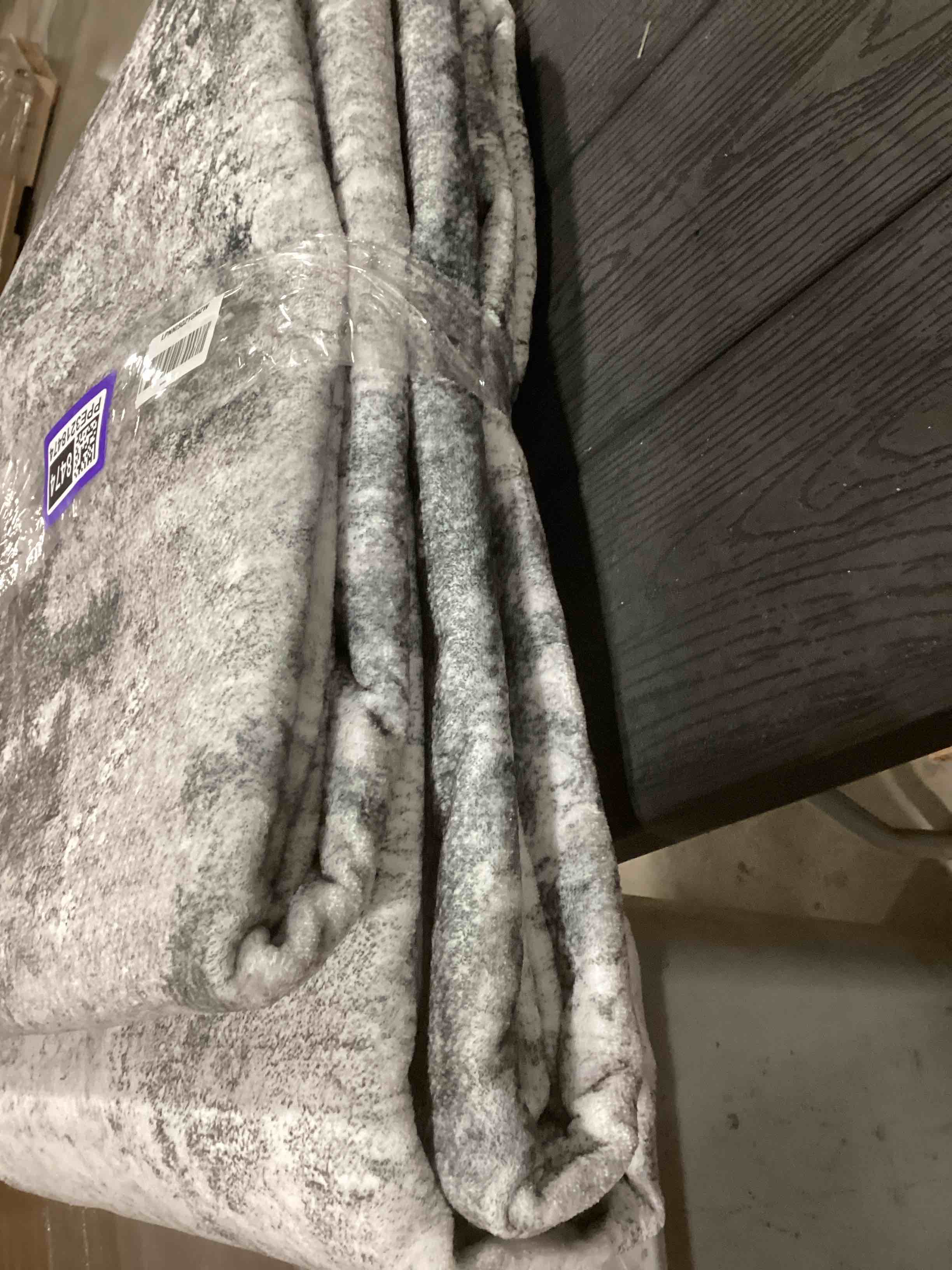 Condition photo showing Good Condition for rug