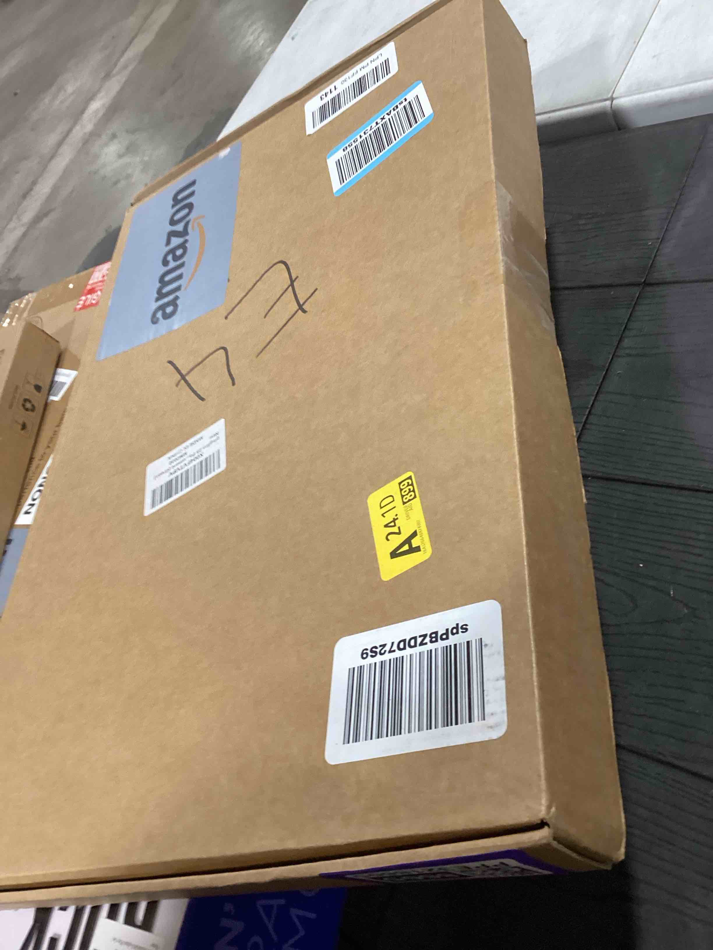 Condition photo showing Good Condition for gisgfim 25 Pack Reinforced 11x17 Hanging File Folders 1/5 Cut Heavy Duty Hanging File Folders with Plastic Tabs & Label Cards Expanding Hangers File Organizer for Drawing Engineering Document (Green) 25 Green