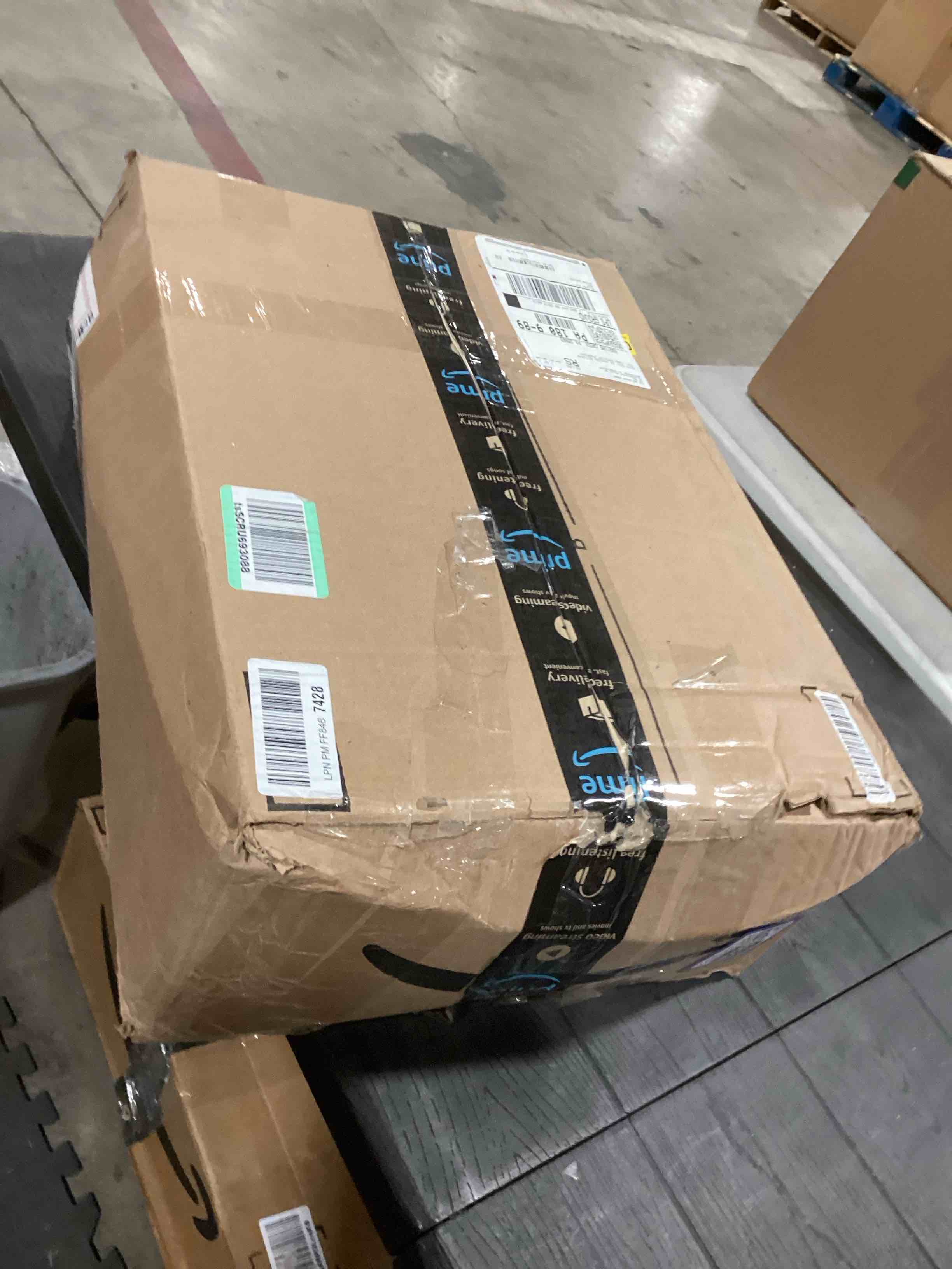 Condition photo showing Good Condition for HomeSmart Cooling Weighted Blanket King Size 30 lbs, Designed with Hi-Tek Stay Cool Fabric, Machine Washable, Perfect for Couples, Also Fits California King Beds