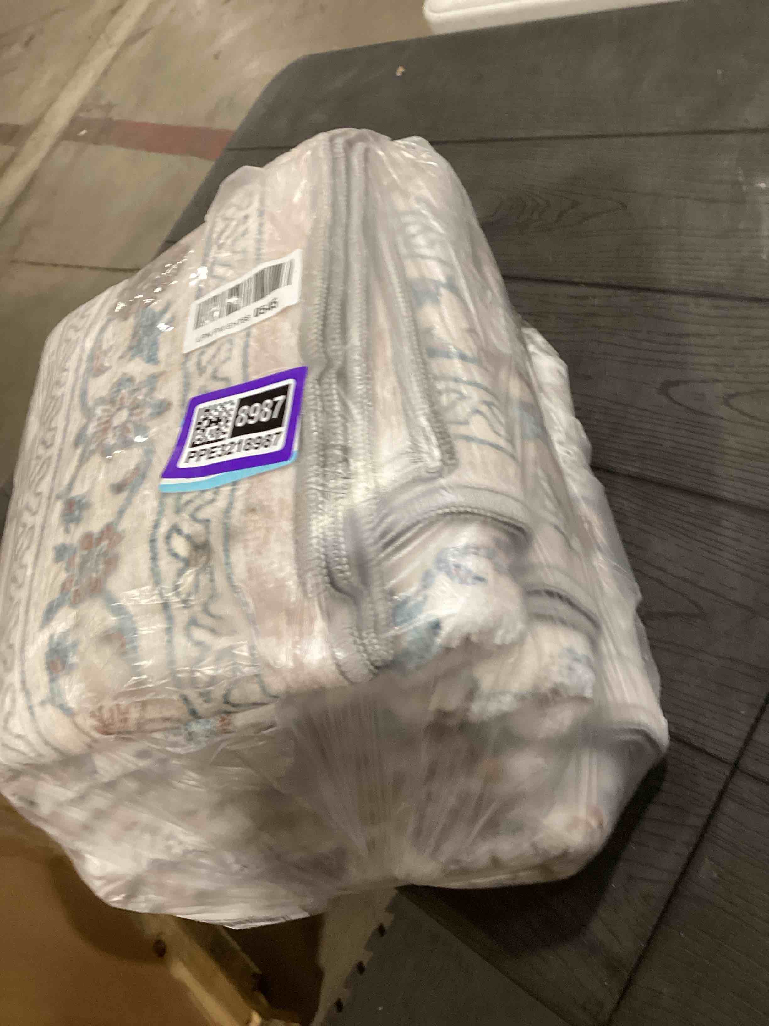 Condition photo showing Good Condition for MontVoo-Vintage Area Rug 6X9 Beige Rugs for Living Room-Soft Distressed Printed Rugs for Bedroom-Non Slip Carpet-Machine Washable Rug for Dining Room Living Room Bedside Office Beige 6' x 9' (Rectangular)