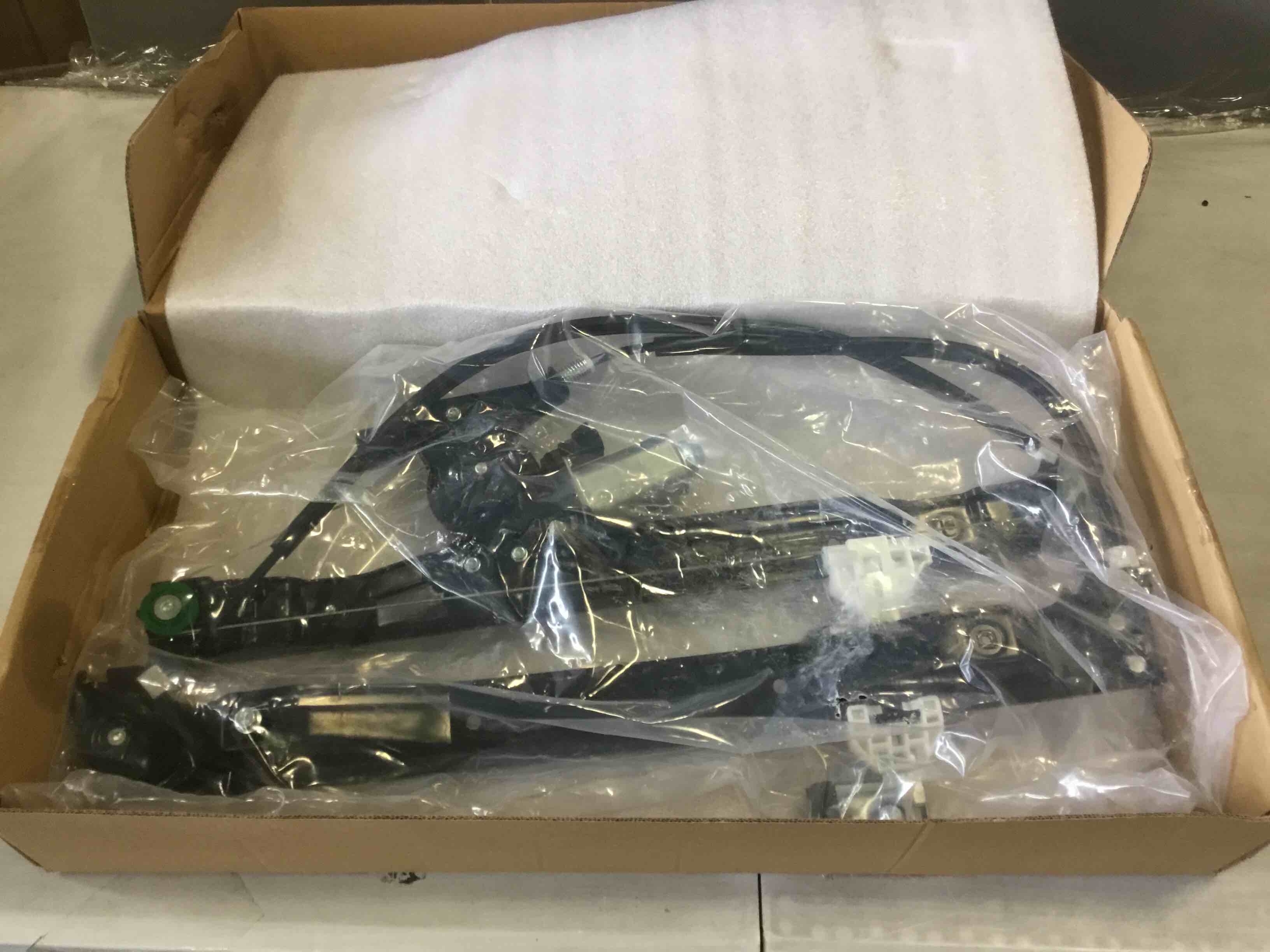 https://s3.amazonaws.com/lotting-images-prod/bidfta/PPE3259224_1749740887317.jpeg