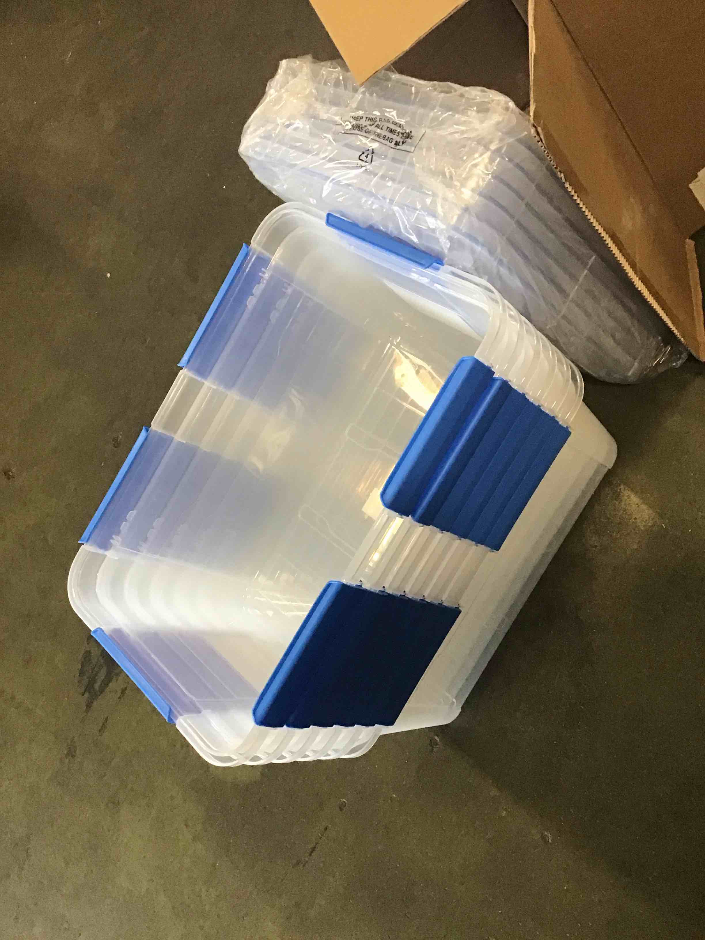 https://s3.amazonaws.com/lotting-images-prod/bidfta/PPE3261205_1750943268496.jpeg
