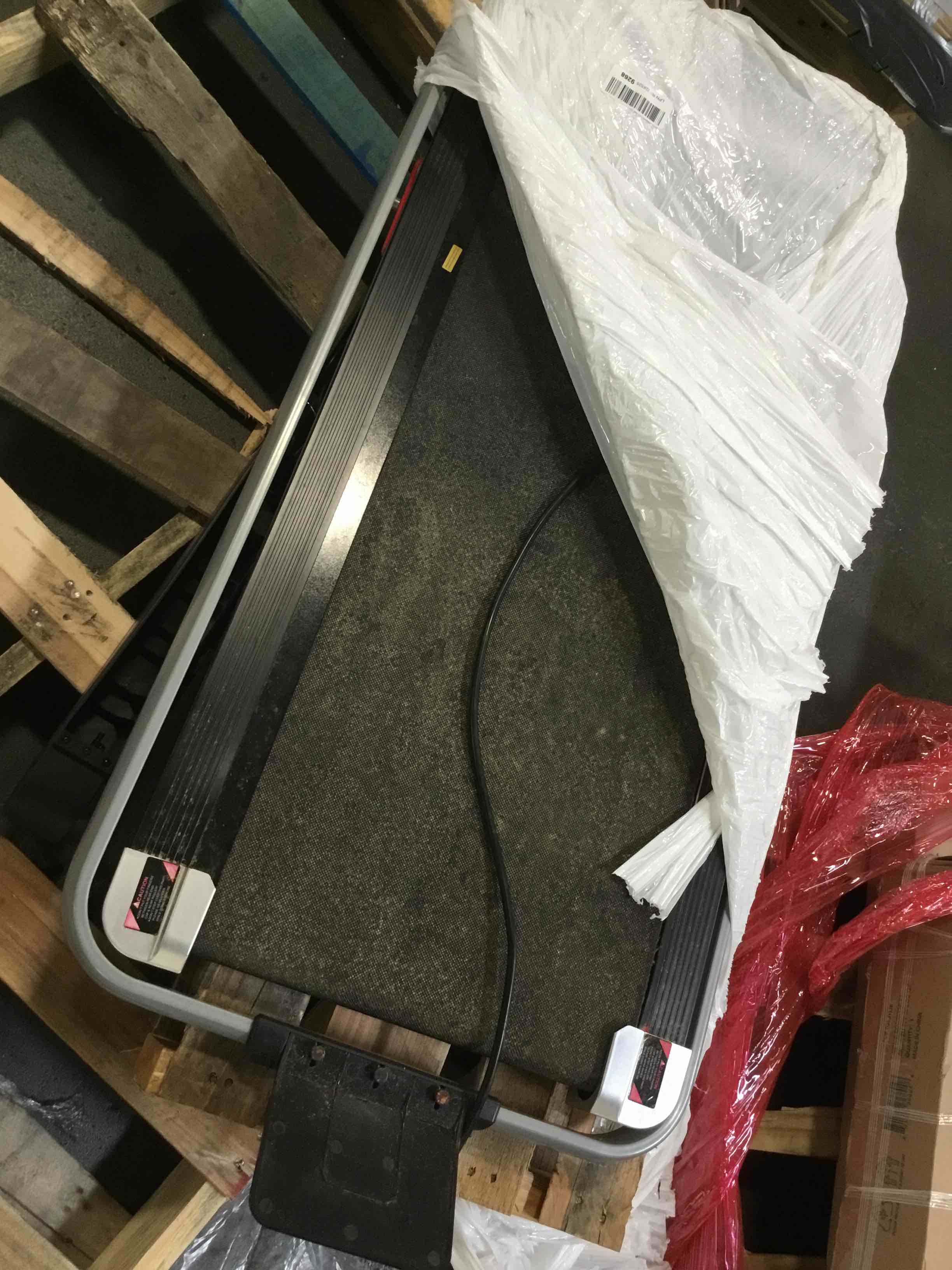 https://s3.amazonaws.com/lotting-images-prod/bidfta/PPE3264035_1749920190626.jpeg