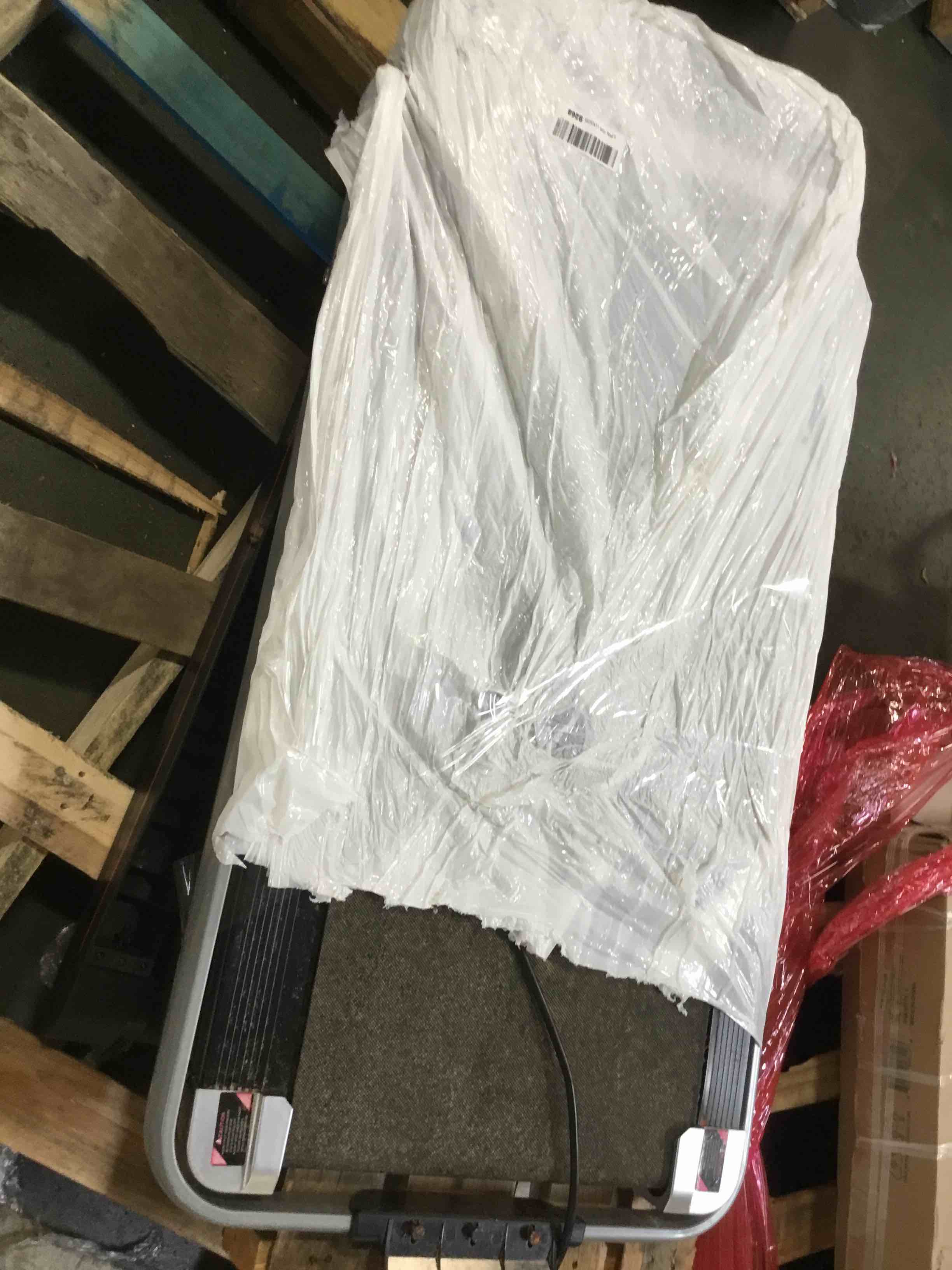 https://s3.amazonaws.com/lotting-images-prod/bidfta/PPE3264035_1749920245563.jpeg