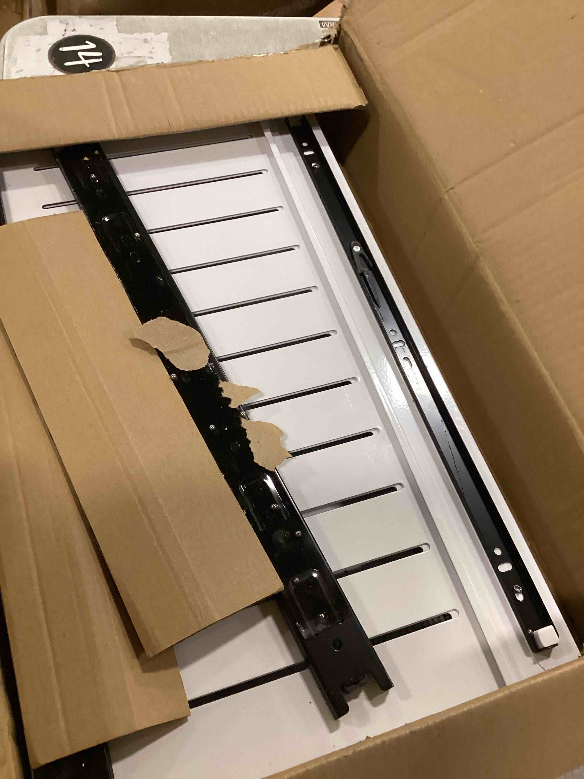 https://s3.amazonaws.com/lotting-images-prod/bidfta/PPE3280037_1750252258097.jpeg