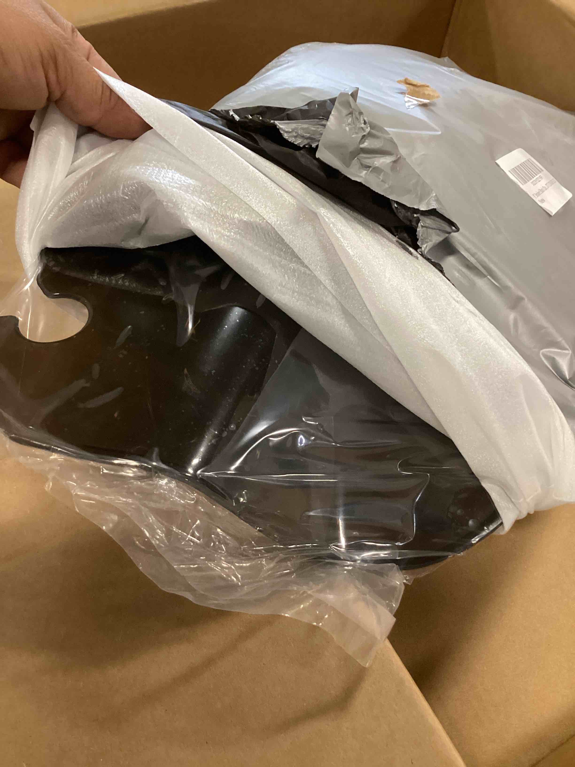 https://s3.amazonaws.com/lotting-images-prod/bidfta/PPE3280197_1750274940922.jpeg