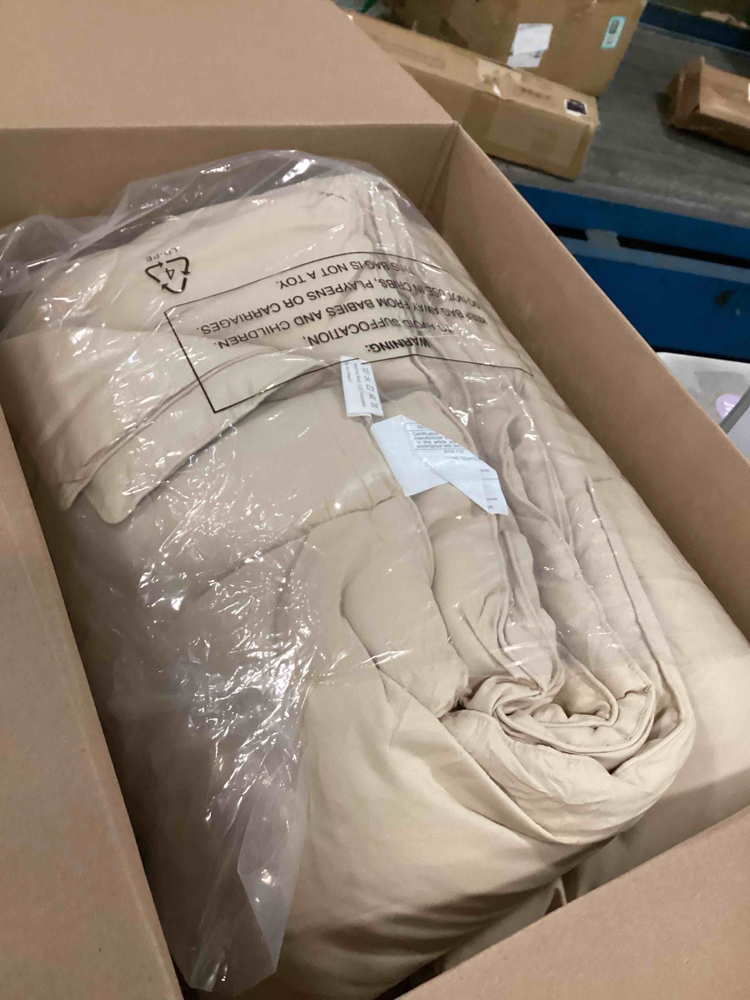 https://s3.amazonaws.com/lotting-images-prod/bidfta/PPE3280269_1750338886329.jpeg