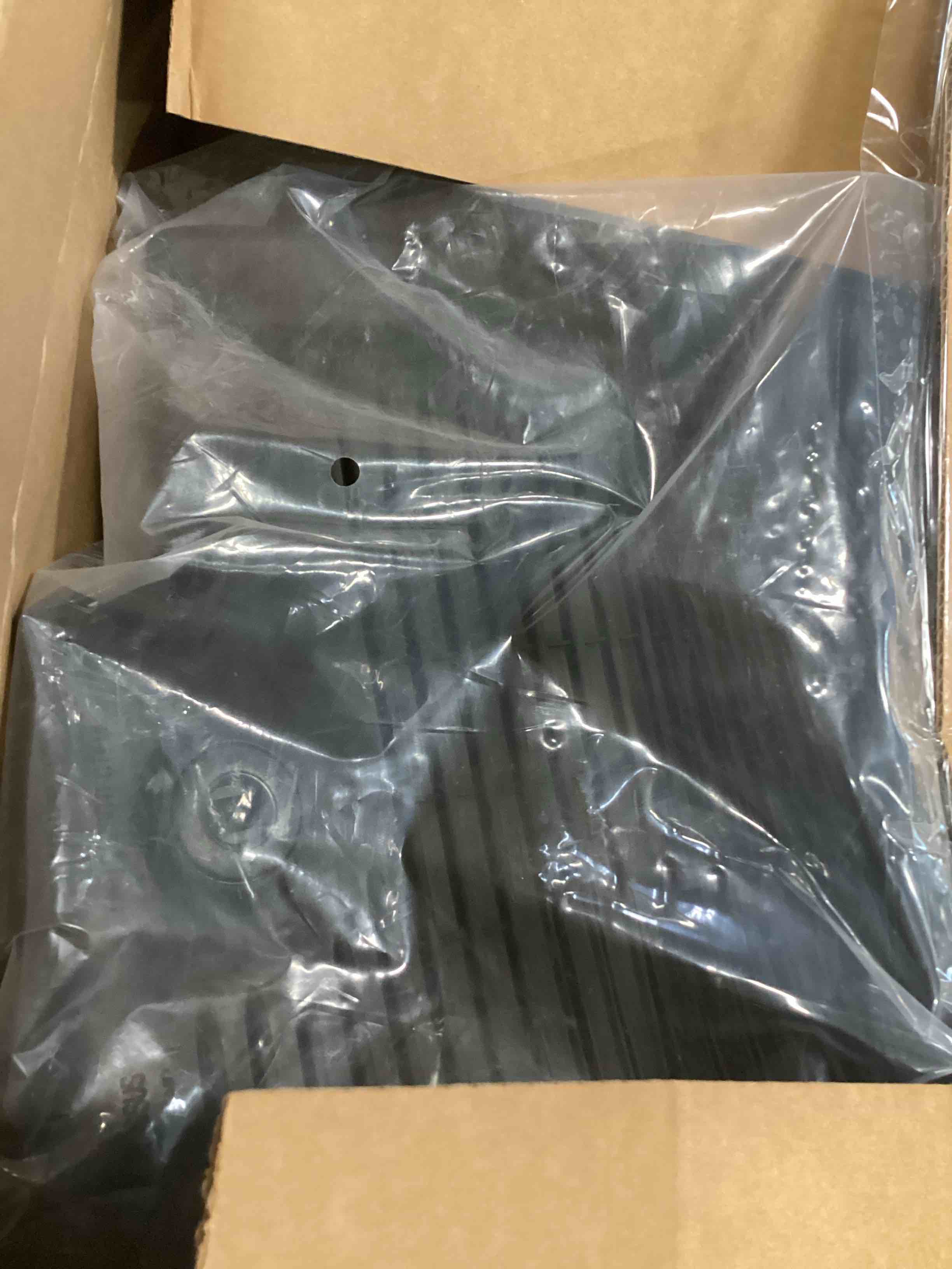 https://s3.amazonaws.com/lotting-images-prod/bidfta/PPE3280286_1750340518587.jpeg