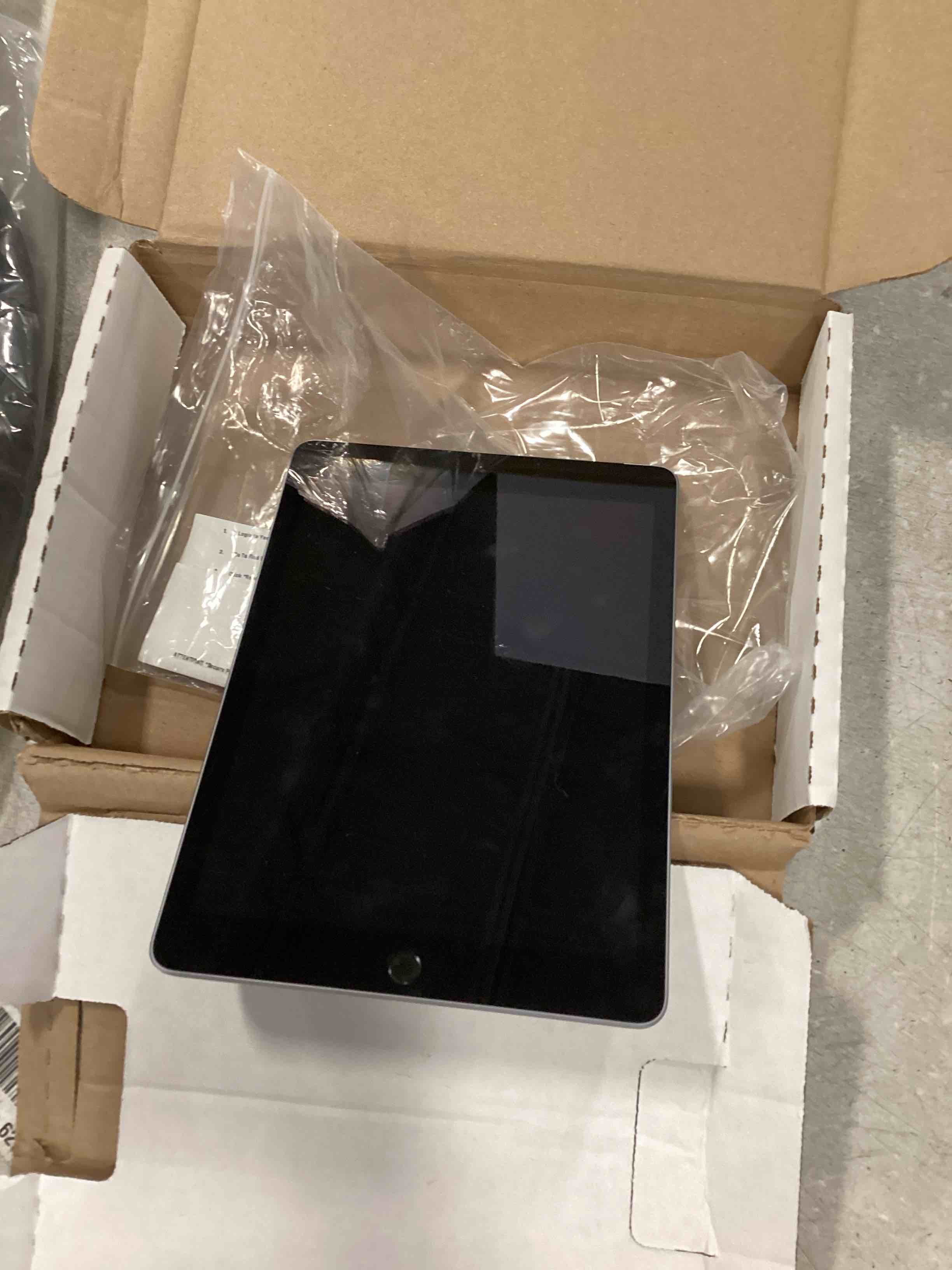 https://s3.amazonaws.com/lotting-images-prod/bidfta/PPE3280995_1751034255807.jpeg