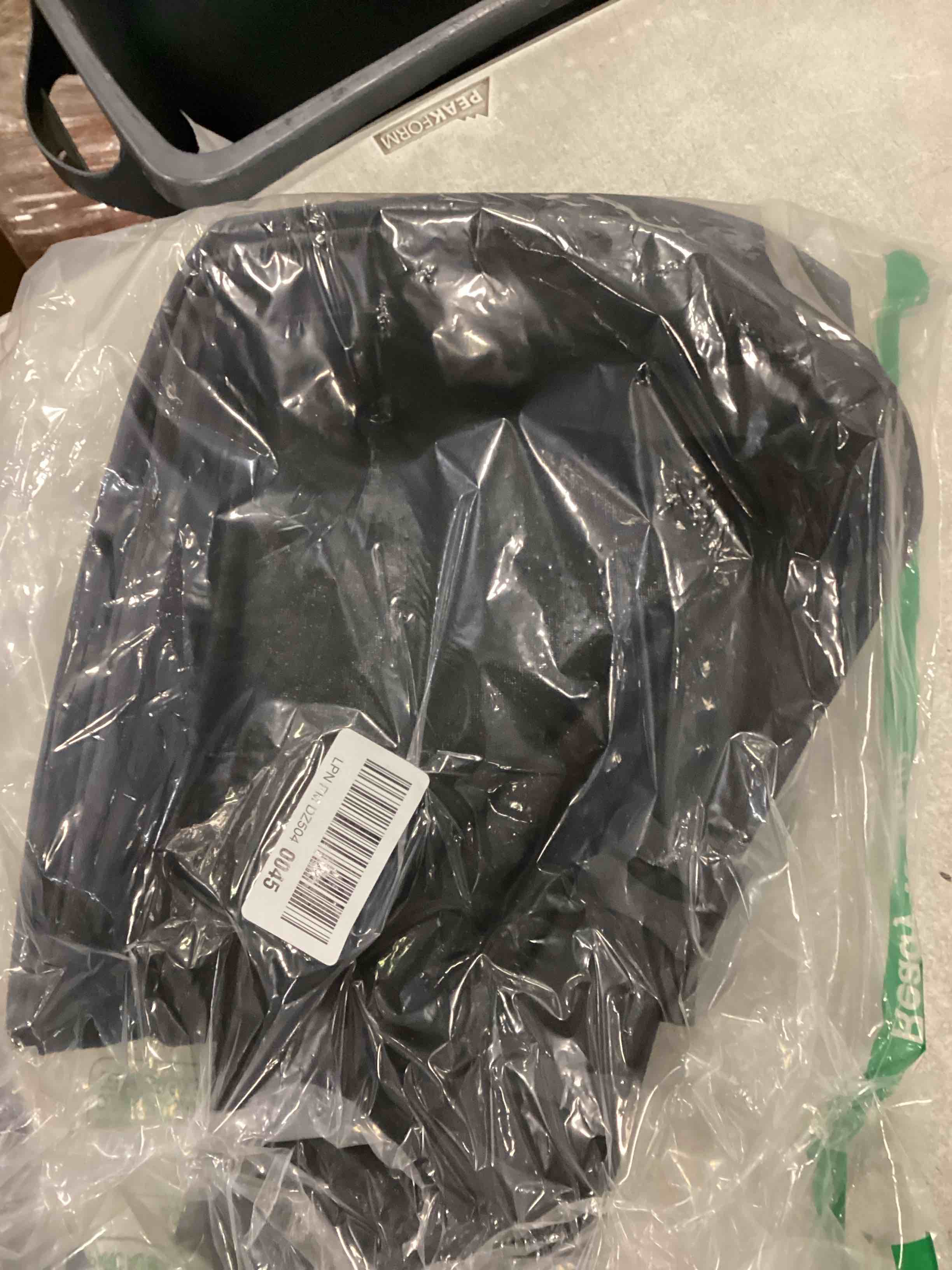 https://s3.amazonaws.com/lotting-images-prod/bidfta/PPE3281056_1751041503896.jpeg