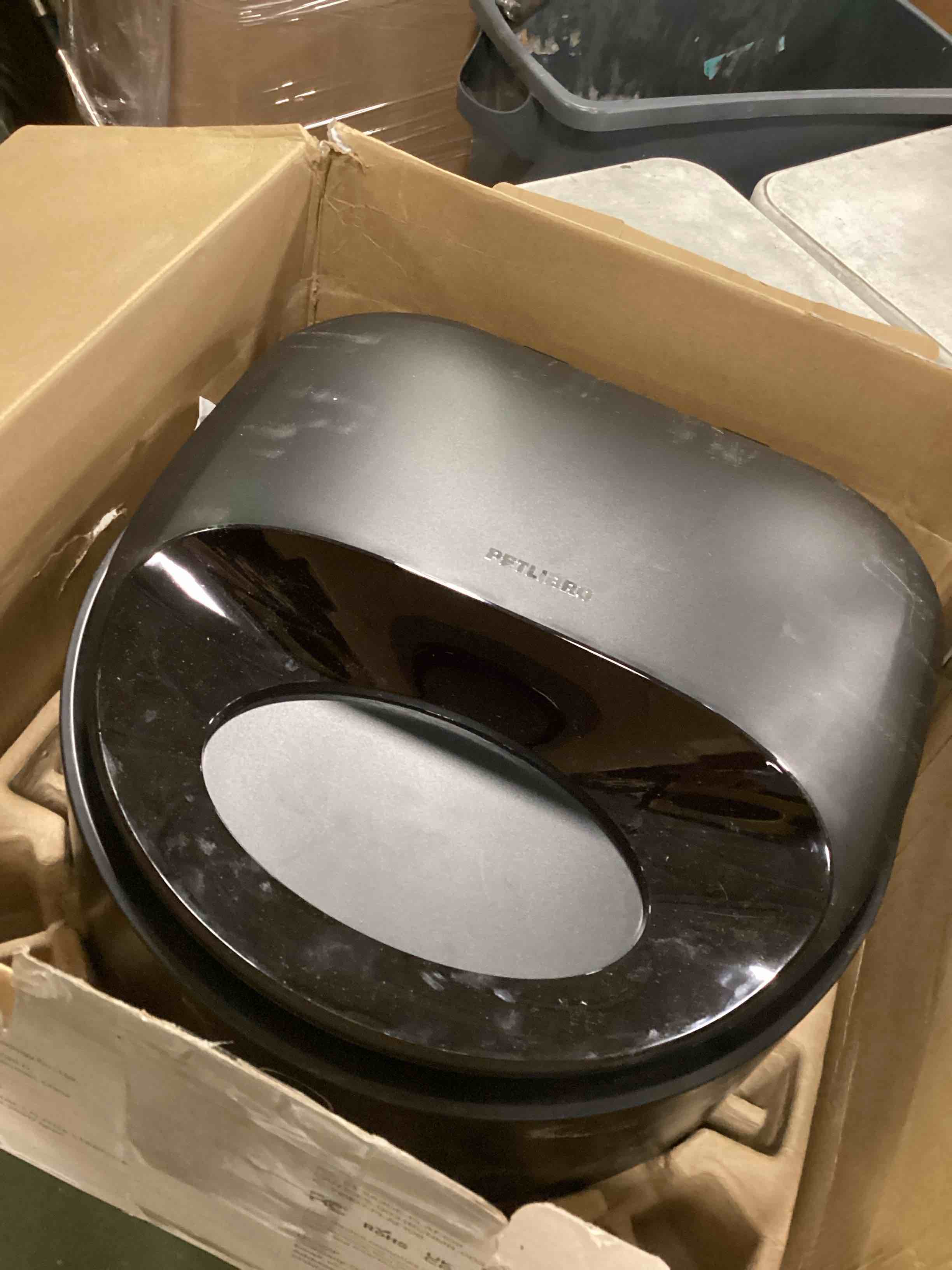 https://s3.amazonaws.com/lotting-images-prod/bidfta/PPE3281172_1751288347899.jpeg