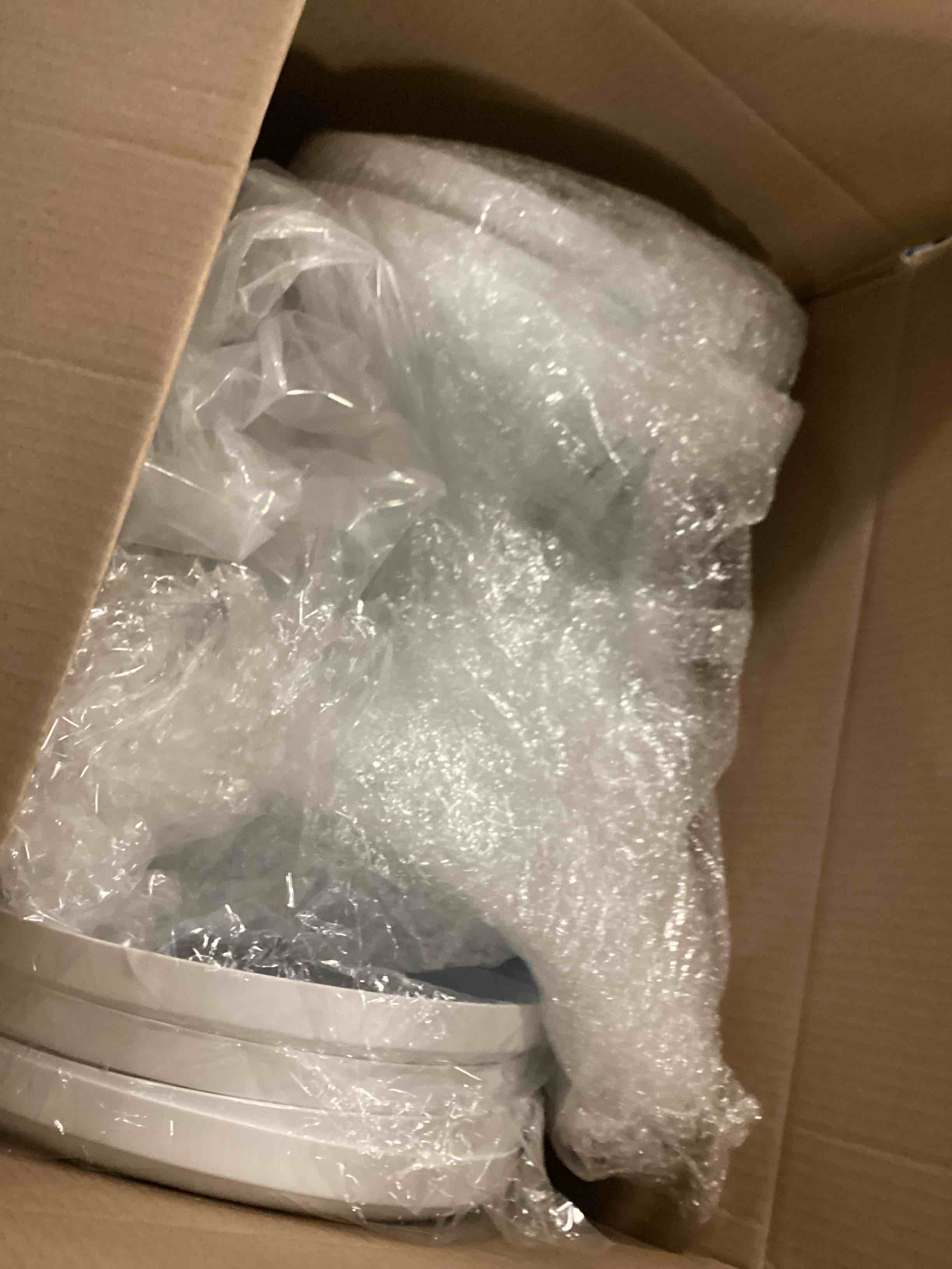 https://s3.amazonaws.com/lotting-images-prod/bidfta/PPE3283011_1750162864970.jpeg
