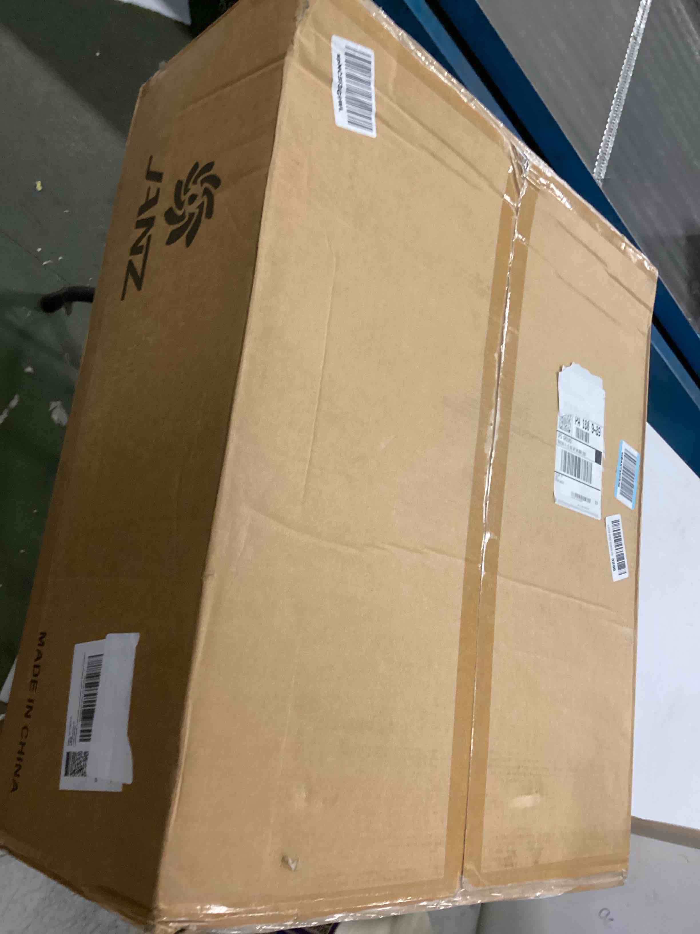https://s3.amazonaws.com/lotting-images-prod/bidfta/PPE3283018_1750163572152.jpeg