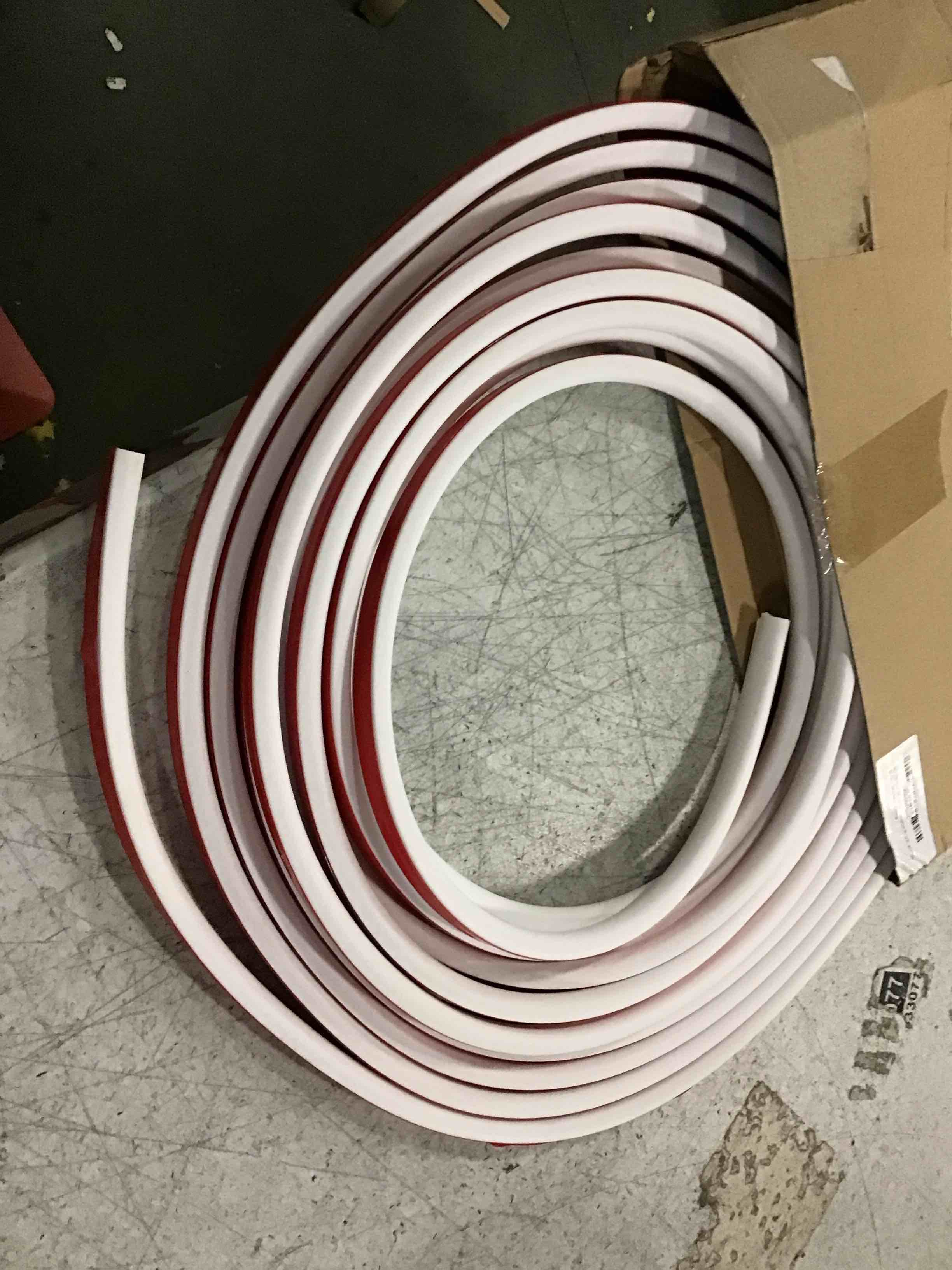 https://s3.amazonaws.com/lotting-images-prod/bidfta/PPE3283335_1750249985352.jpeg