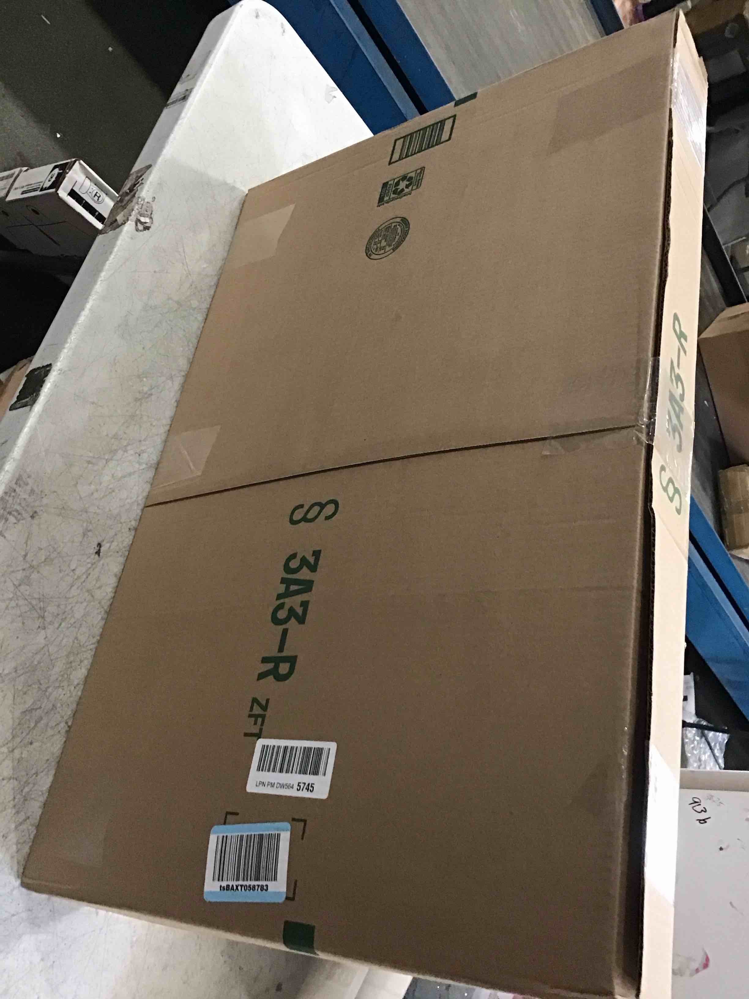 https://s3.amazonaws.com/lotting-images-prod/bidfta/PPE3283414_1750258717738.jpeg