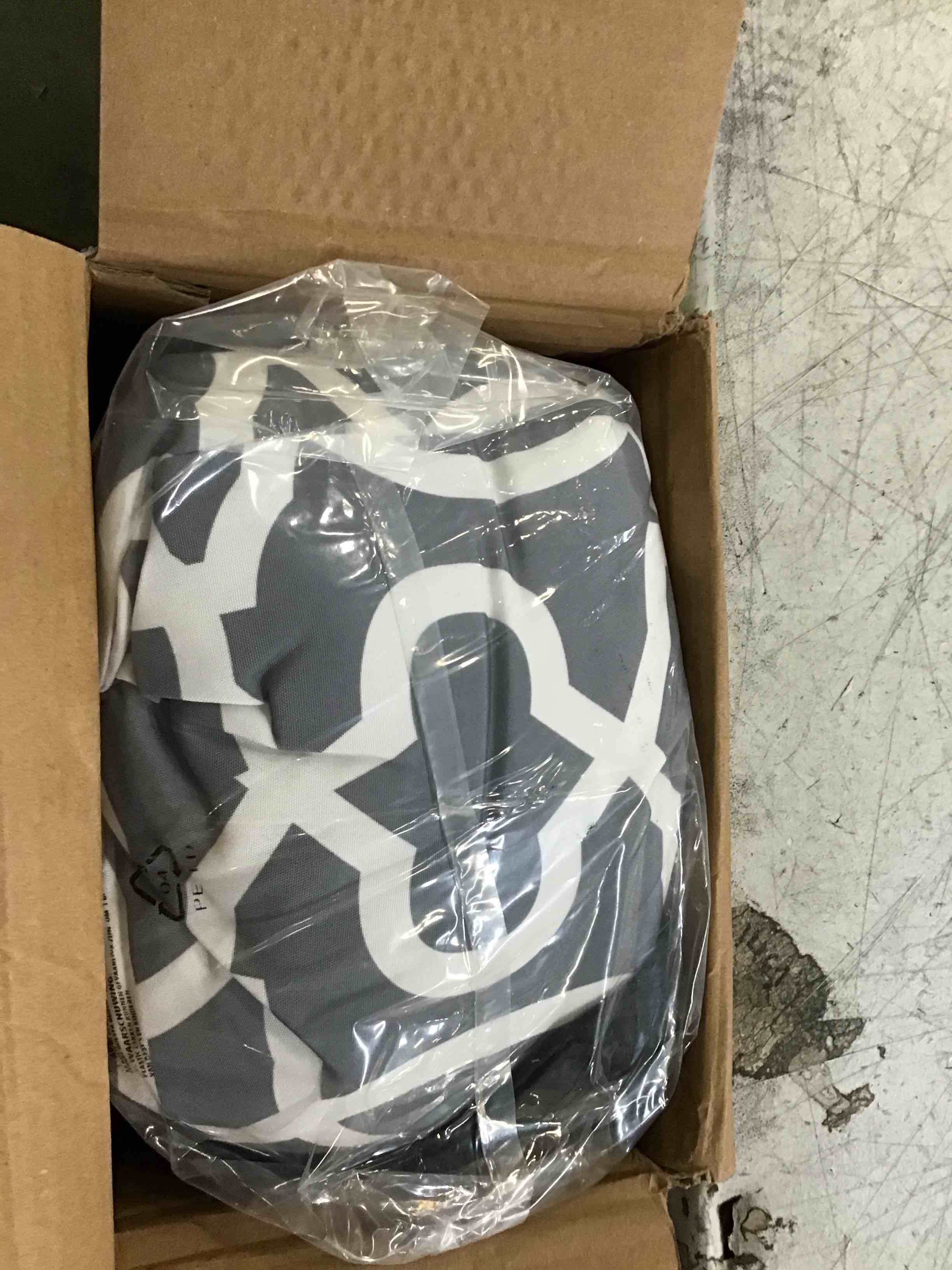 https://s3.amazonaws.com/lotting-images-prod/bidfta/PPE3283477_1750264584555.jpeg