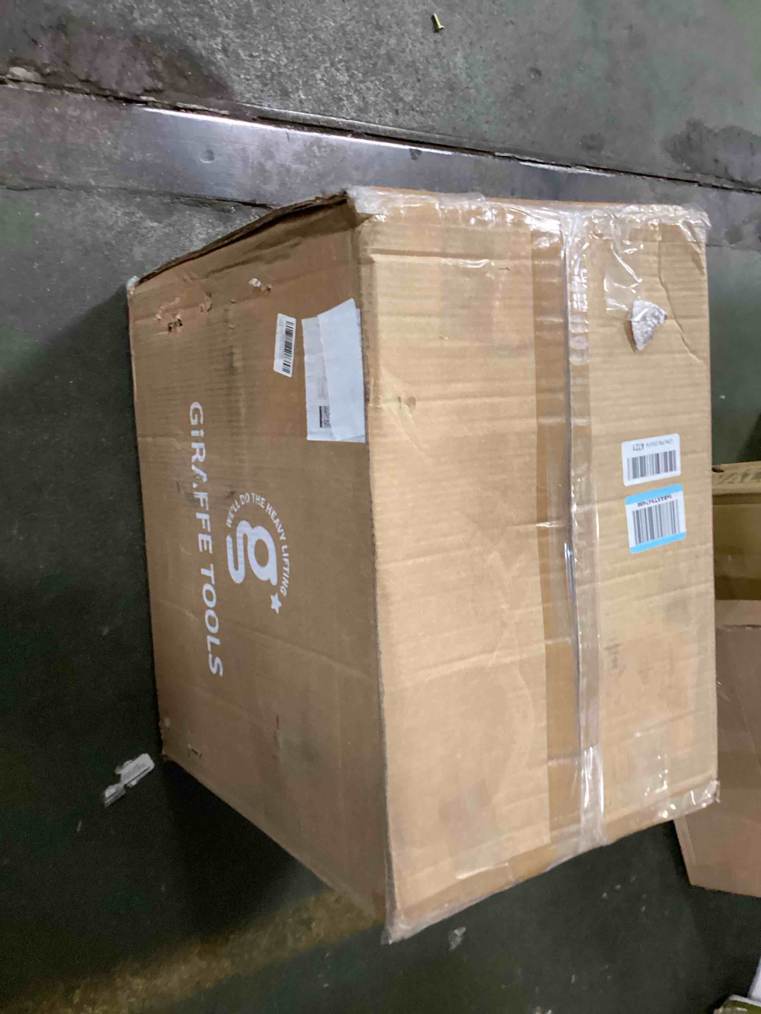 https://s3.amazonaws.com/lotting-images-prod/bidfta/PPE3284680_1750942984637.jpeg