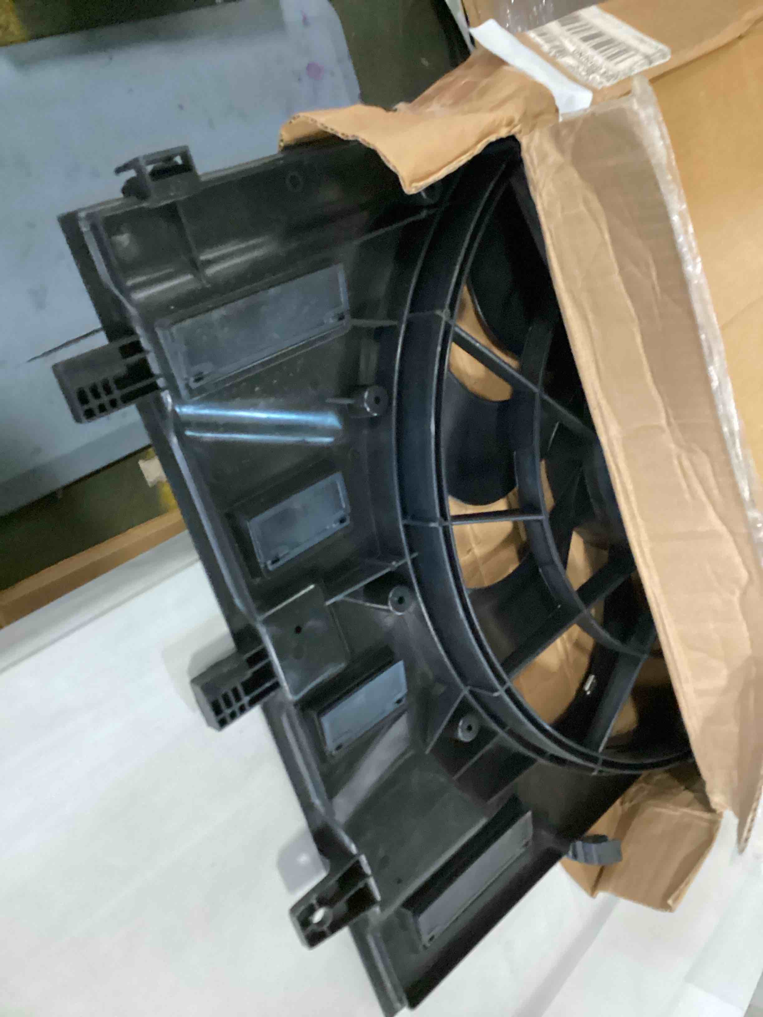 https://s3.amazonaws.com/lotting-images-prod/bidfta/PPE3284702_1750945629659.jpeg