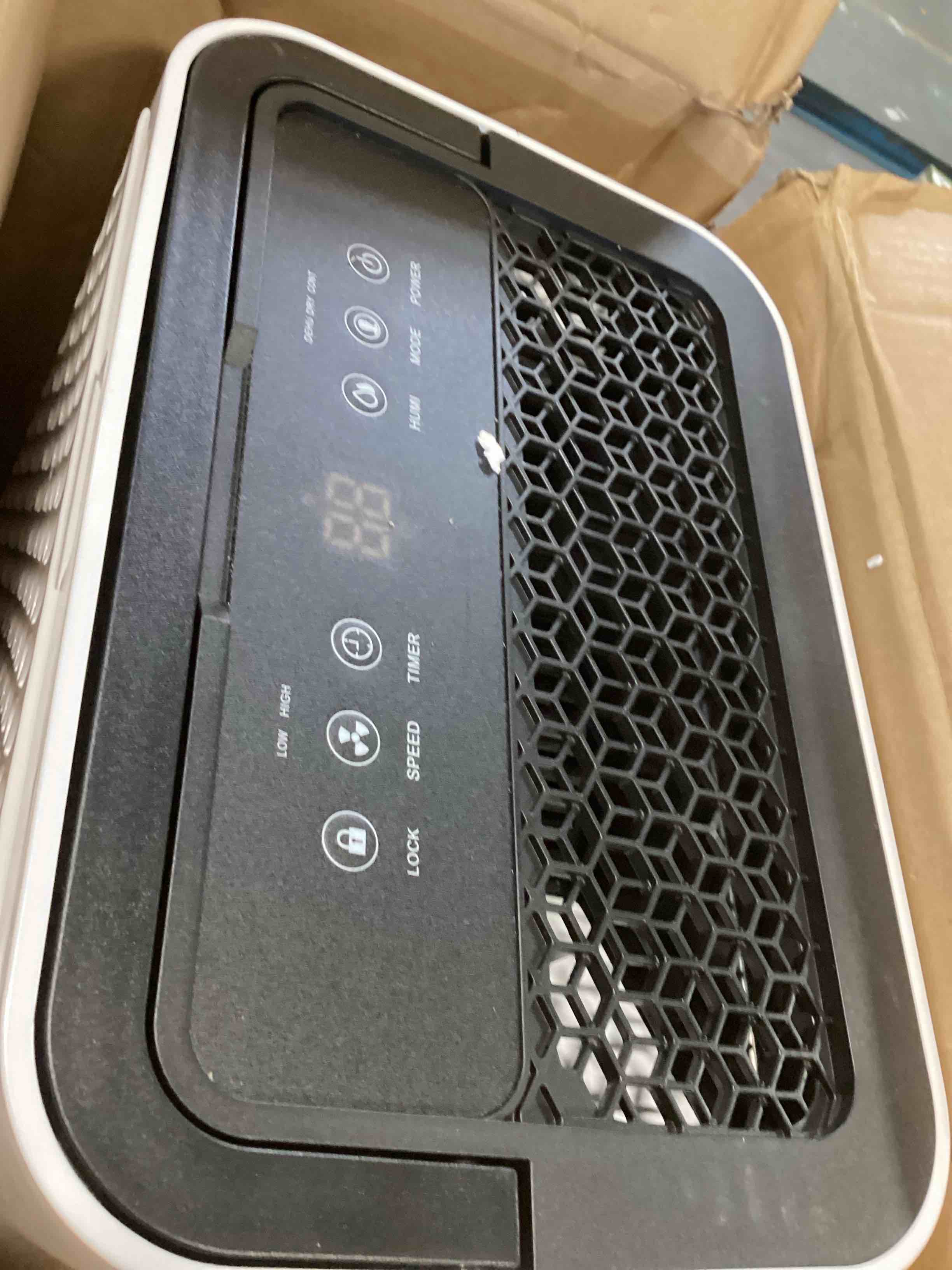 https://s3.amazonaws.com/lotting-images-prod/bidfta/PPE3286364_1750523645468.jpeg