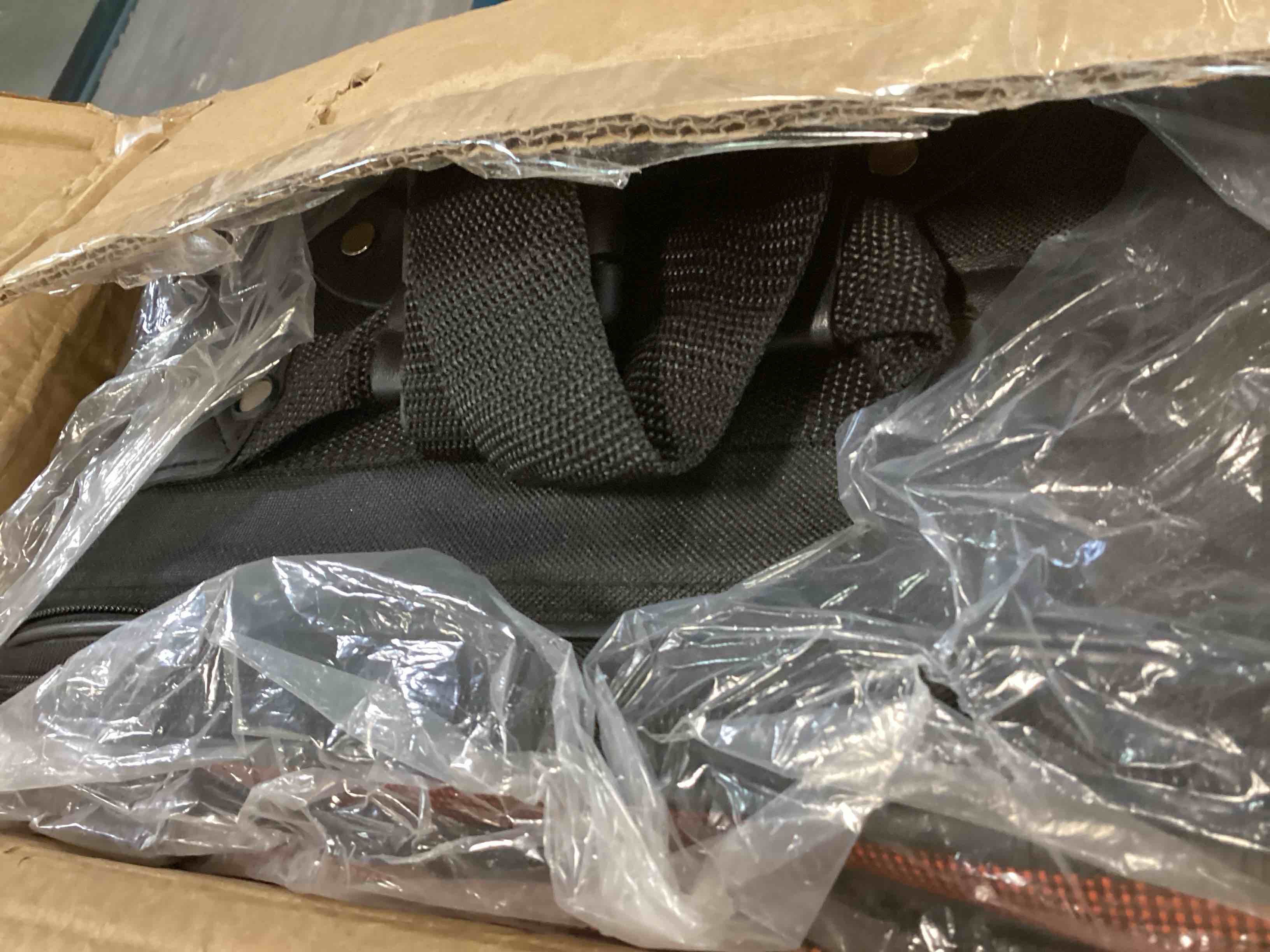 https://s3.amazonaws.com/lotting-images-prod/bidfta/PPE3286404_1750526256637.jpeg