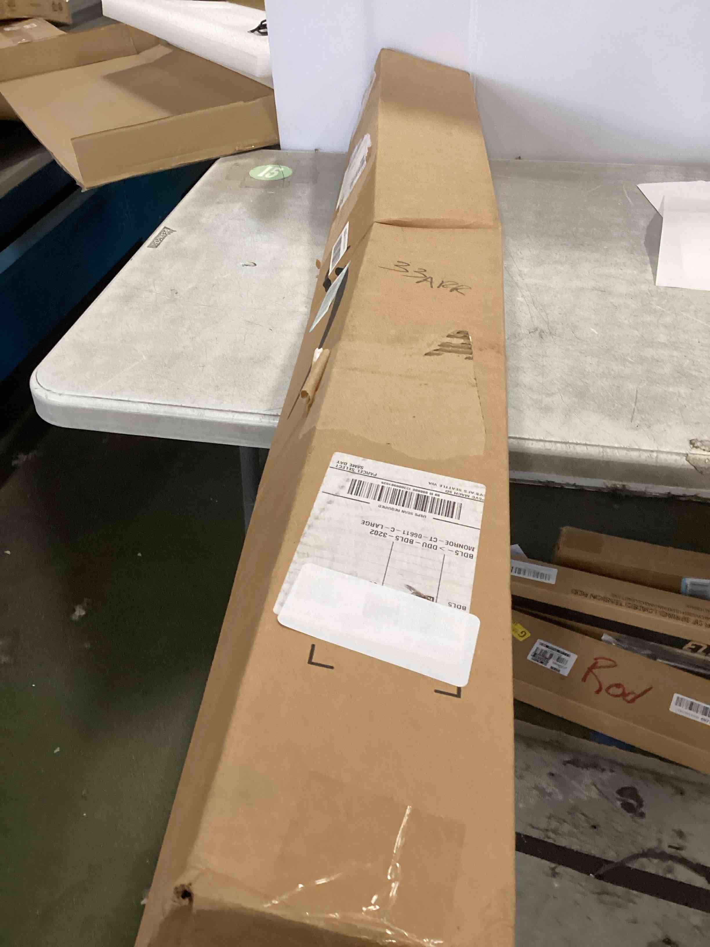 https://s3.amazonaws.com/lotting-images-prod/bidfta/PPE3286915_1750944762202.jpeg
