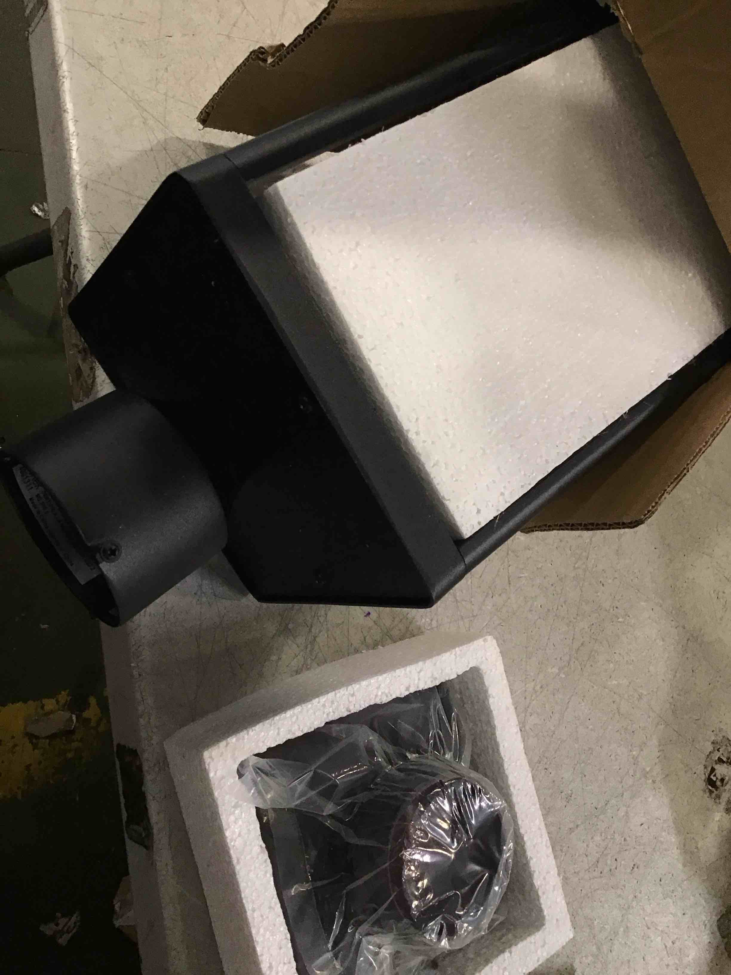 https://s3.amazonaws.com/lotting-images-prod/bidfta/PPE3289673_1750945021678.jpeg
