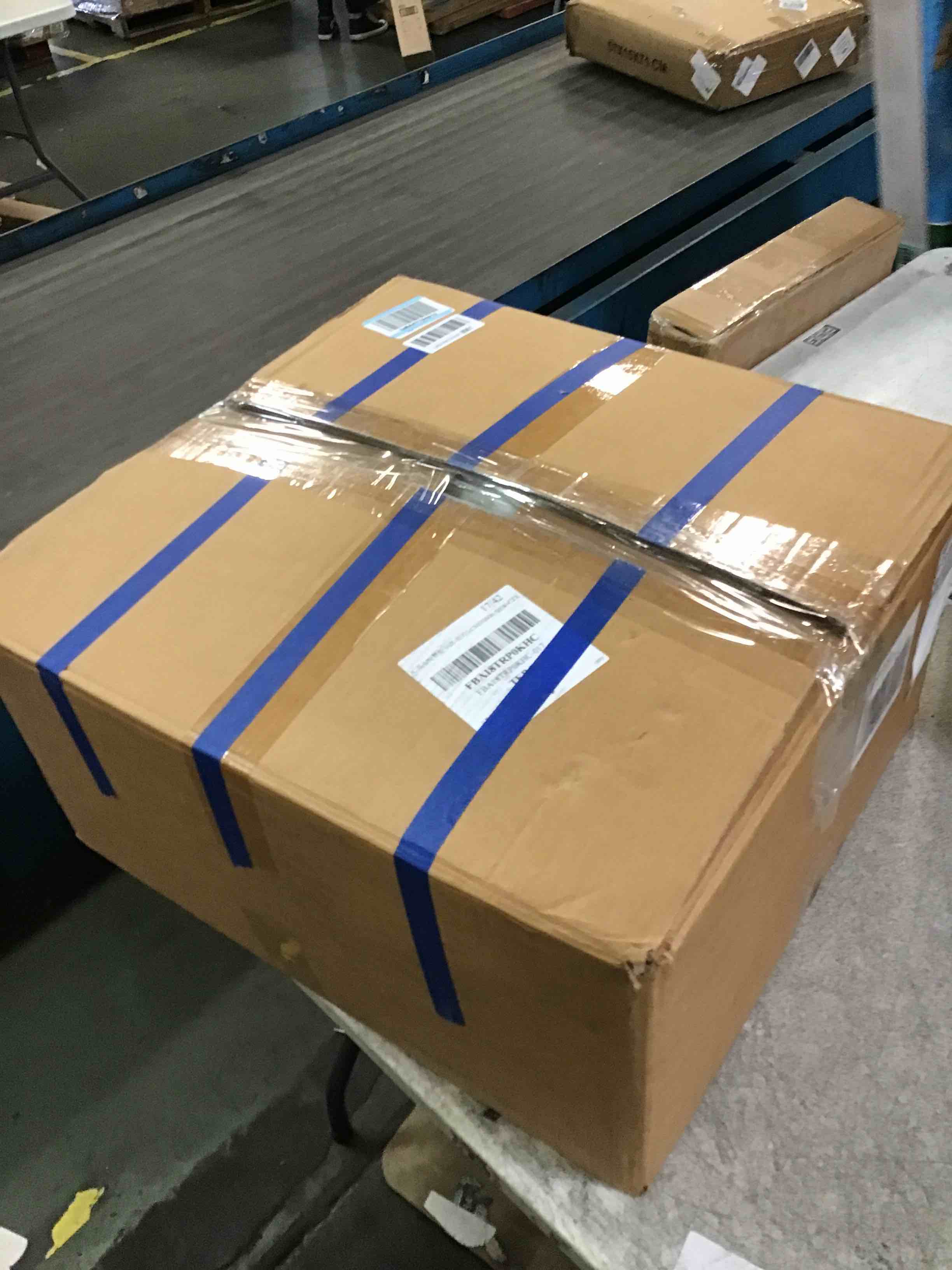https://s3.amazonaws.com/lotting-images-prod/bidfta/PPE3295055_1750942664533.jpeg