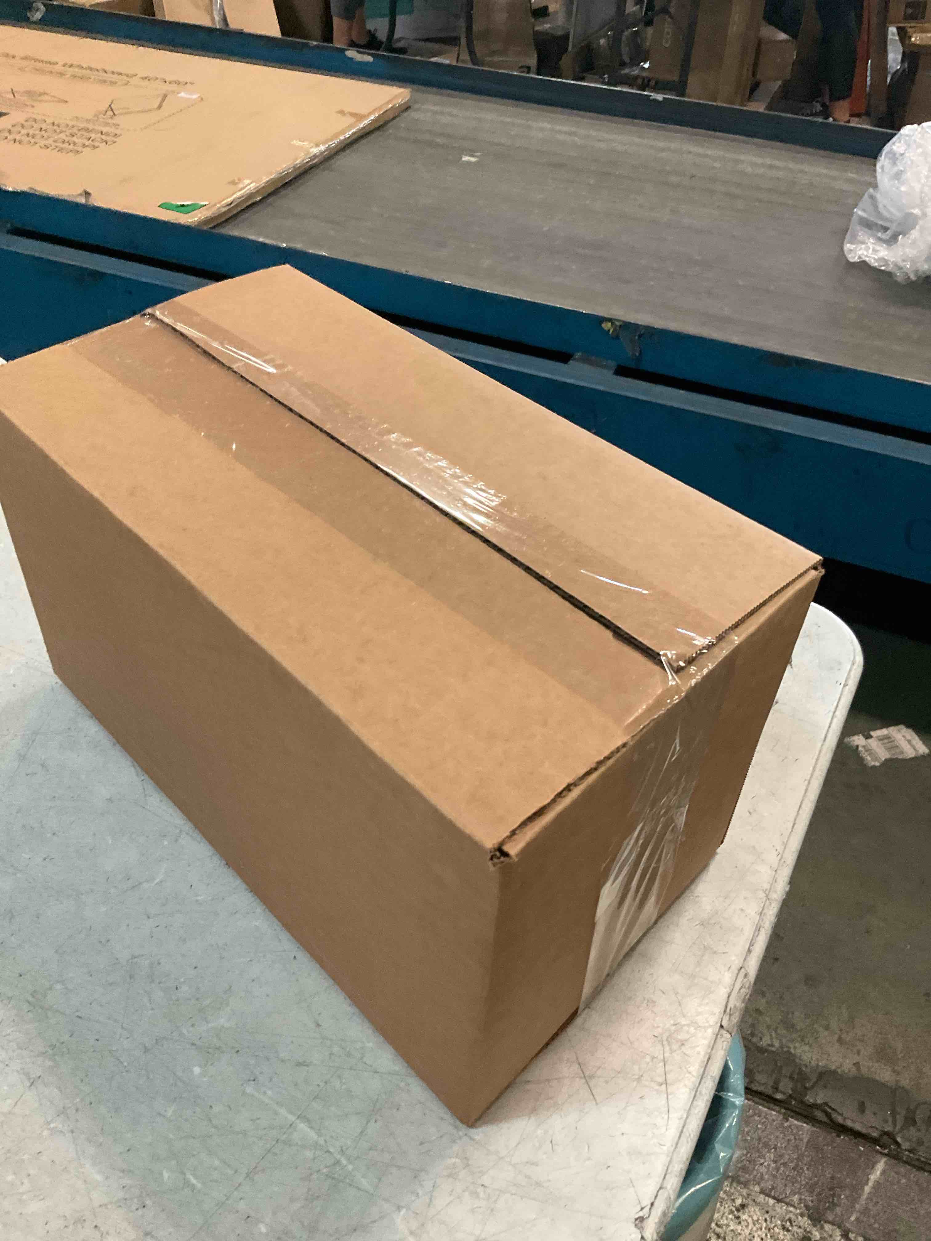 https://s3.amazonaws.com/lotting-images-prod/bidfta/PPE3296078_1751903218143.jpeg
